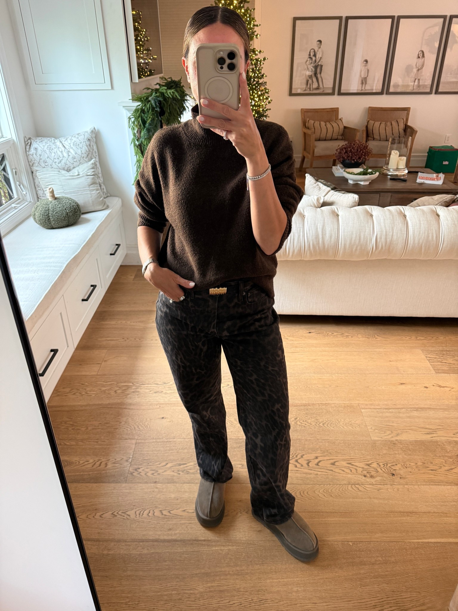 Leopard jeans 

#LTKmomlife #LTKOver40 #LTKgrwm