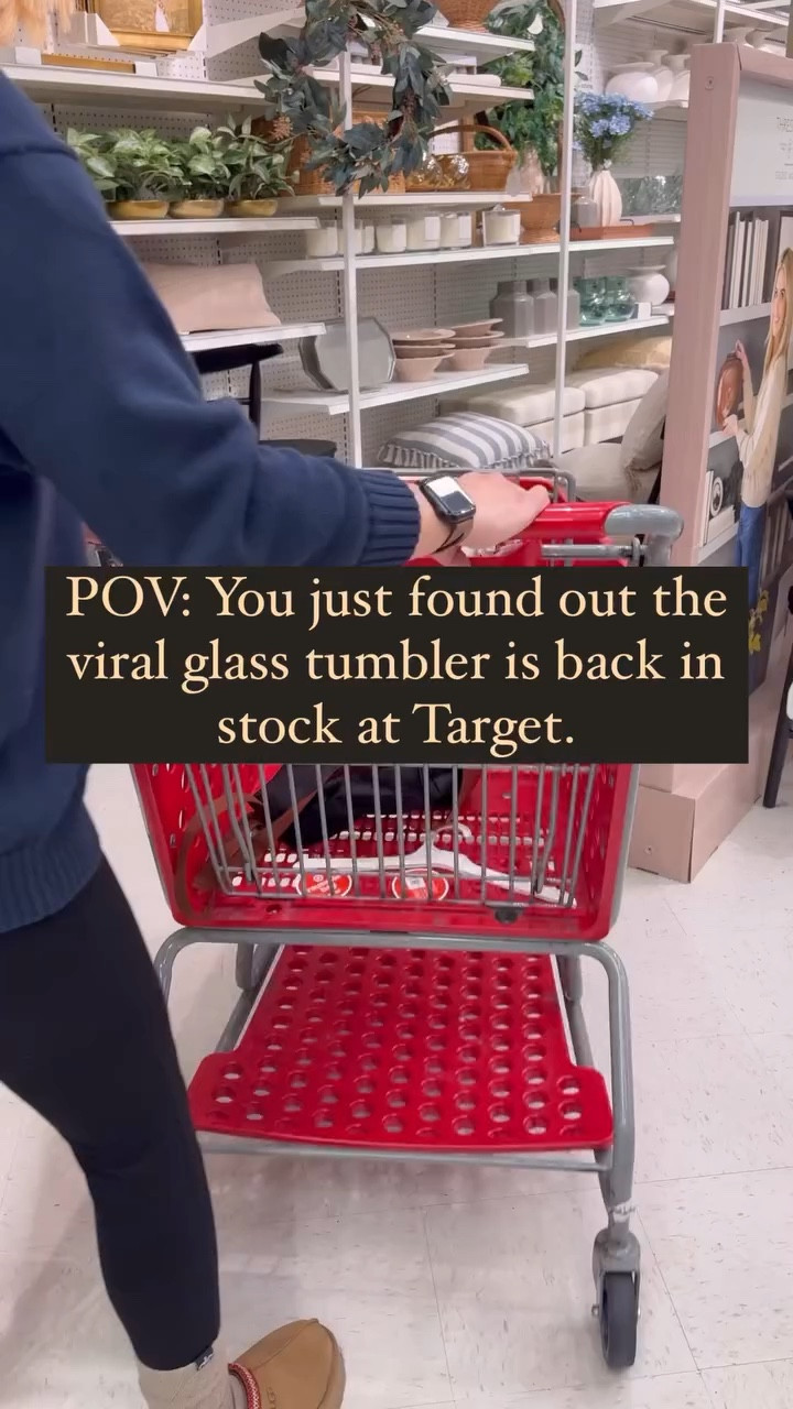 Because hydration just tastes better when it’s trendy 🫠 🛒 

The hearth and hand glass tumbler is back in new colors. They’re priced at 9.99$. 

#hearthandhand #glasstumbler #viralglasstumbler #target #targetfinds #homedecor #interiordesign