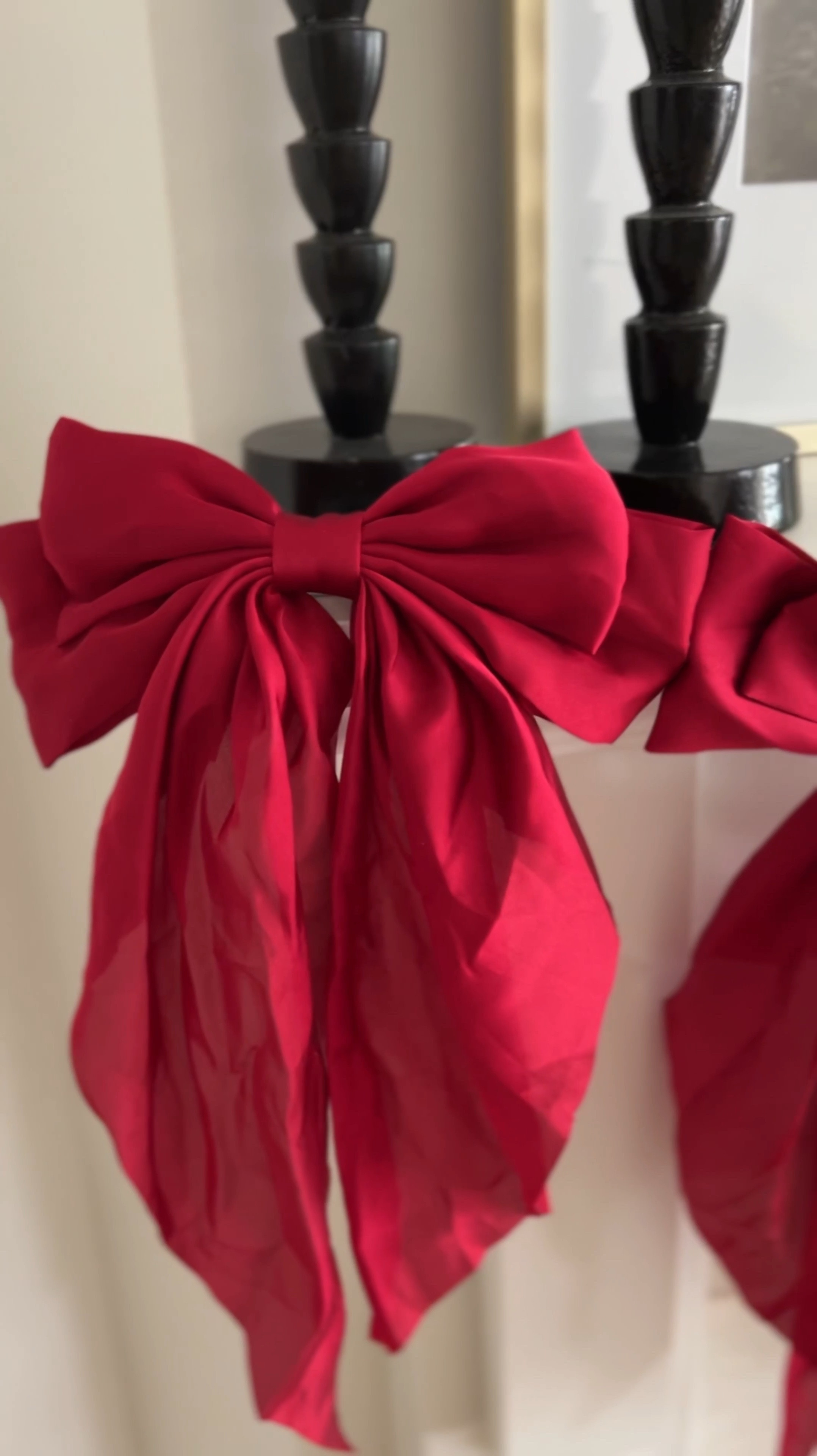 The cutest lil bow garland 😍