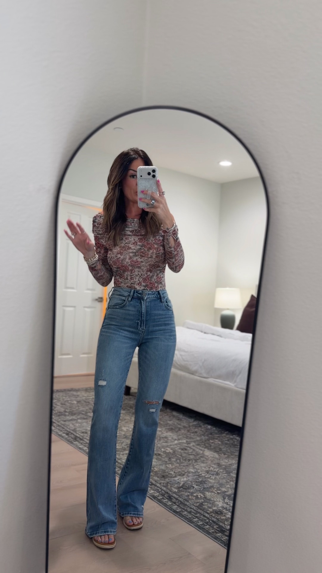 Wearing an XS in the top and a 24 in the jeans, I’m 5”6 for reference! @VICI

#LTKdayinmylife #LTKgrwm #LTKootd