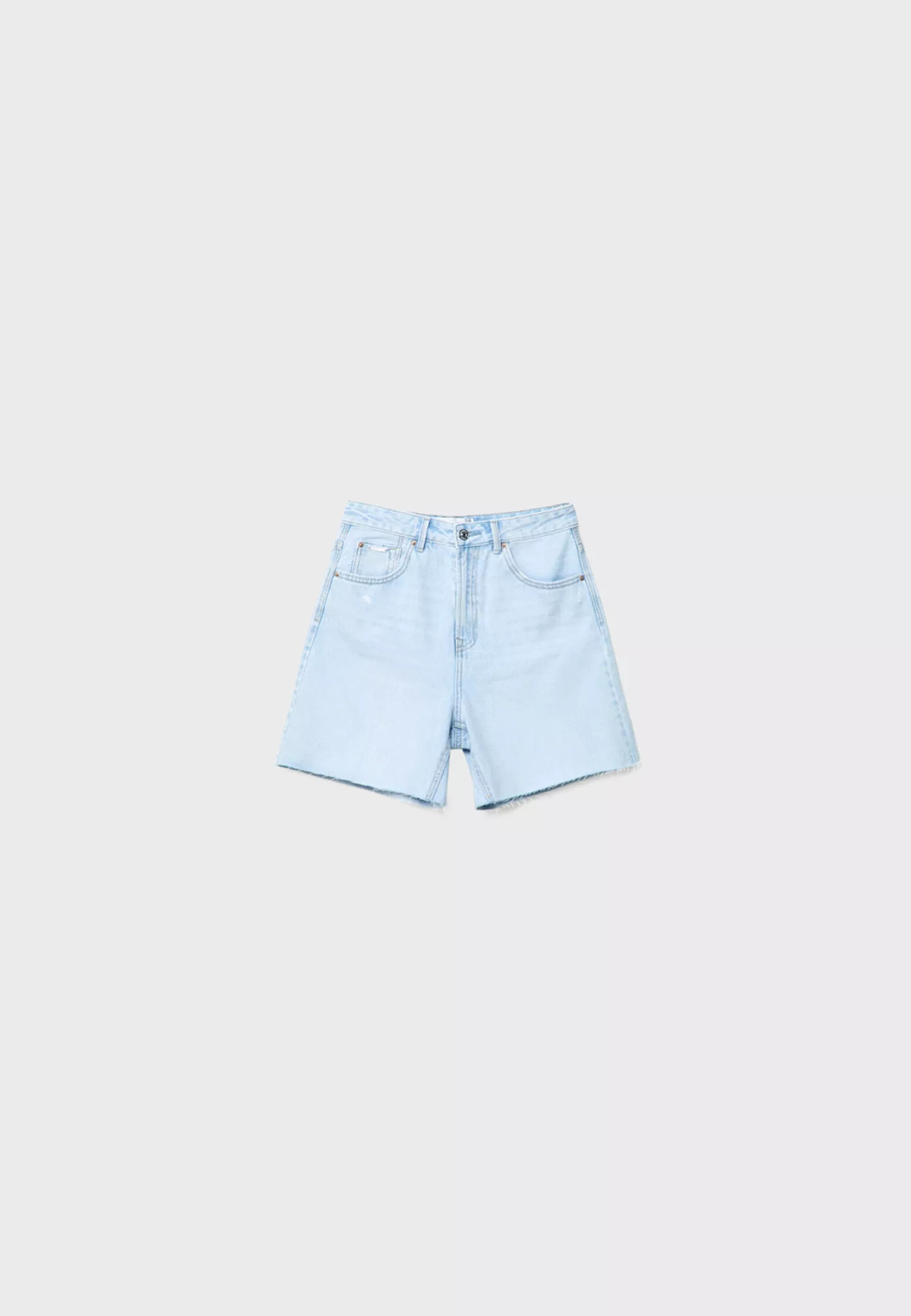 D93 Longline shorts | Stradivarius (UK)