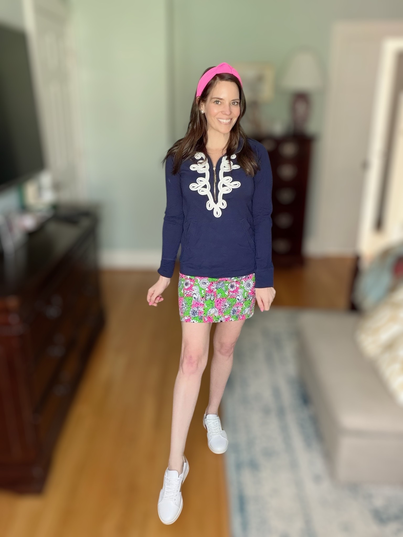 Preppy Sporty Outfit with Lilly Pulitzer Skort & Half-Zip


Sporty preppy style for spring 💗 This outfit pairs a navy Lilly Pulitzer half-zip pullover with a colorful Luxletic skort for an easy, polished athleisure look. Styled with classic white sneakers and a bright headband for a comfortable outfit that’s perfect for golf, tennis, walking, errands, or casual weekend plans.

Preppy athleisure outfit, Lilly Pulitzer Luxletic skort, sporty spring outfit, golf outfit women, tennis outfit women, casual preppy style, spring activewear outfit, colorful preppy fashion, sporty weekend outfit, resort athleisure look.

#LTKspringtrends #LTKActive #LTKmomlife