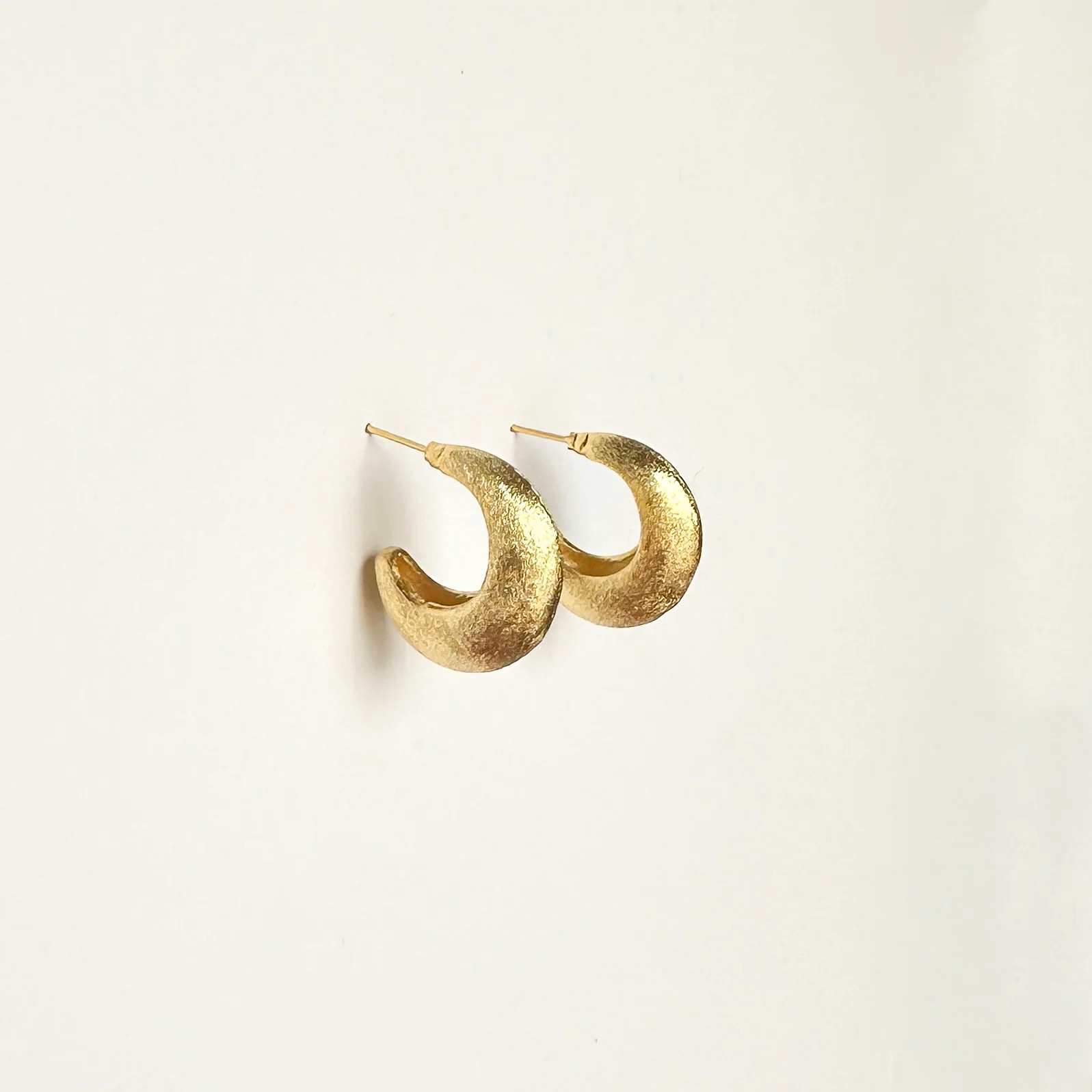 Textured Golden Hoops | Vivian Drew