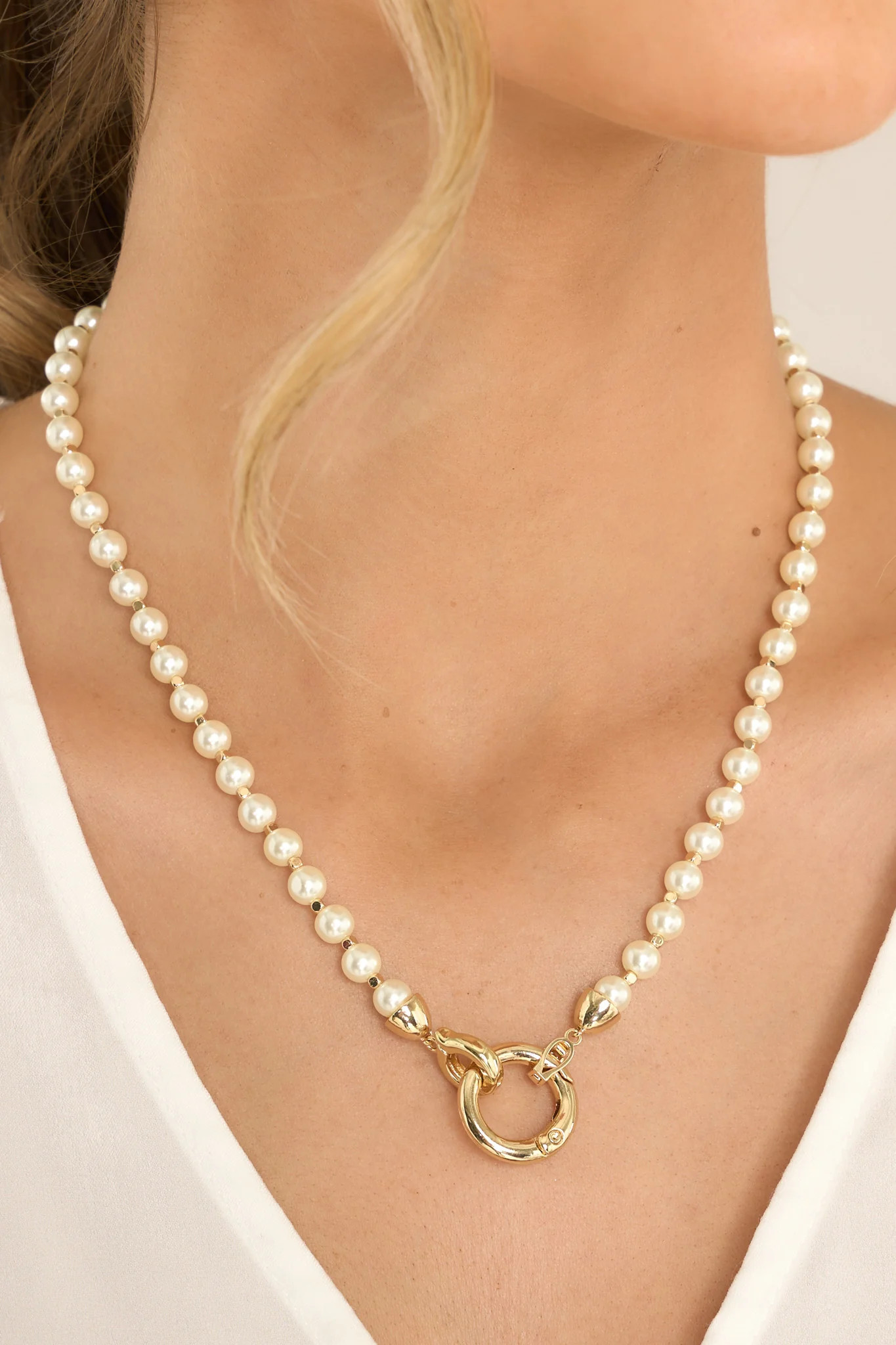 Daydreaming Pearl Necklace | Red Dress 