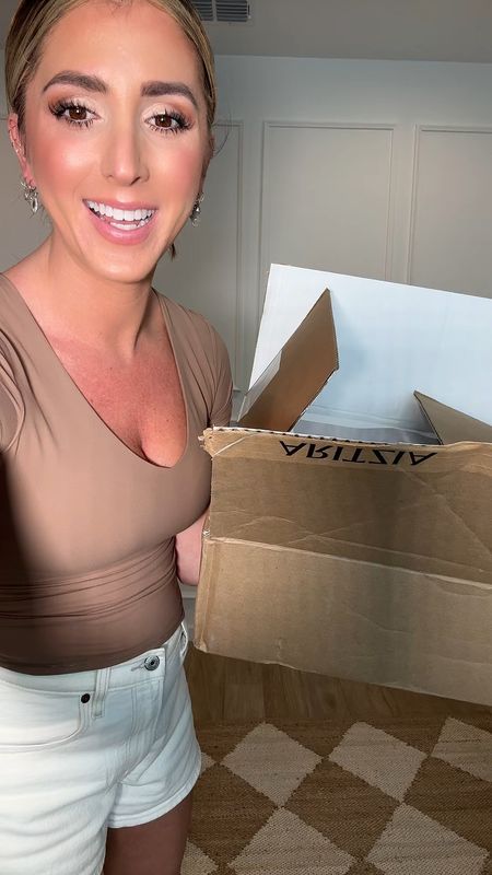 Summer haul from Aritzia! Some great and comfortable pieces to get you through summer. Everything is TTS and easy to mix and match! 

Aritzia
Overalls
Summer Haul
Summer Wardrobe

#LTKFindsUnder100 #LTKStyleTip