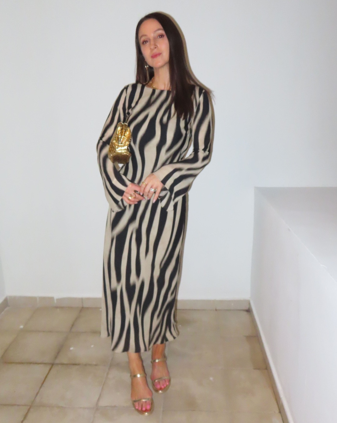 This dress is amazing because it can be worn in the cold weather, too, with boots, pumps etc! Runs true to size. I would grab this quickly before it sells out  

#LTKootd #LTKTravel #LTKOver40