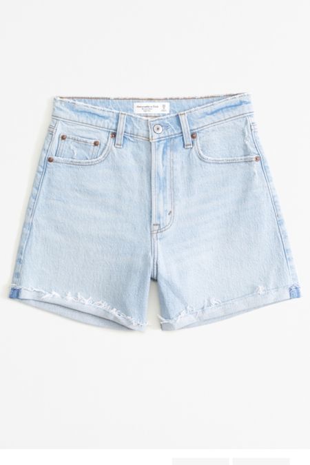 5” tall girl friendly summer shorts. I wear a size 30



#LTKStyleTip #LTKSeasonal #LTKFindsUnder100