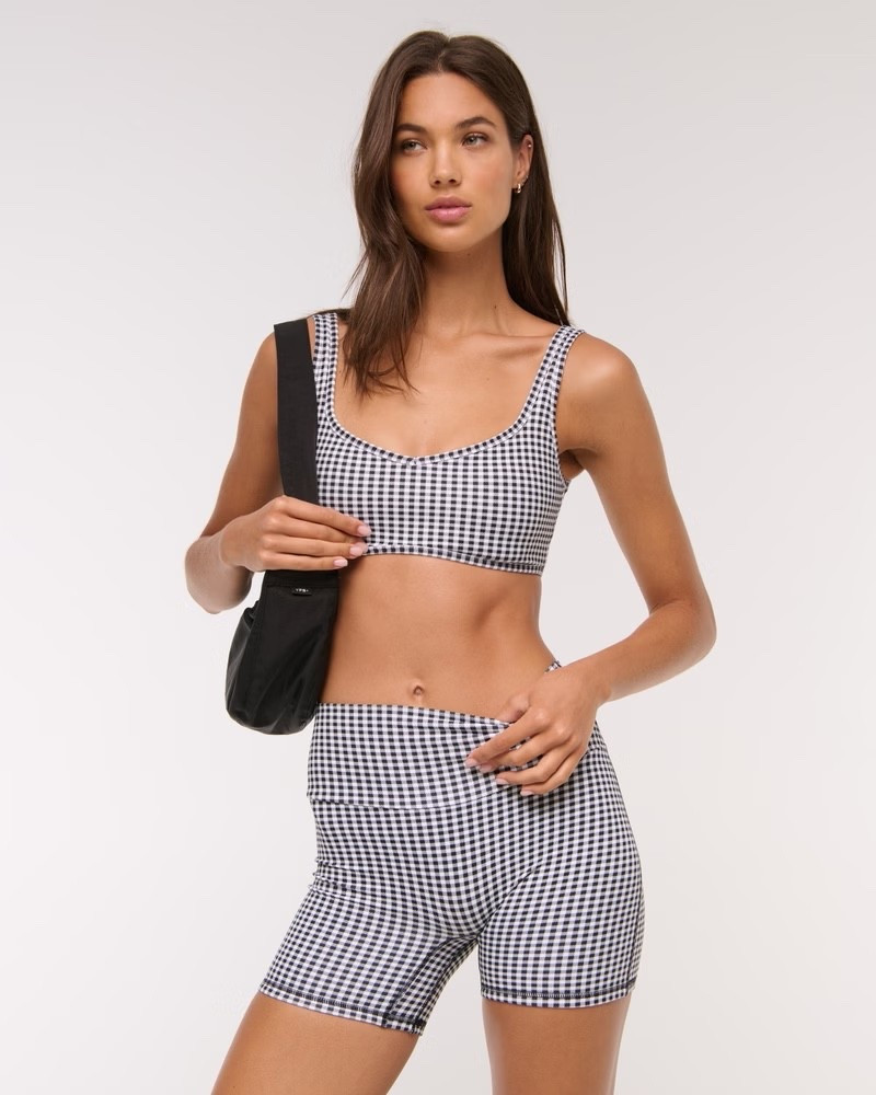 Cutest gingham Abercrombie workout set on clearance!!!

#LTKFindsUnder50 #LTKActive #LTKSaleAlert