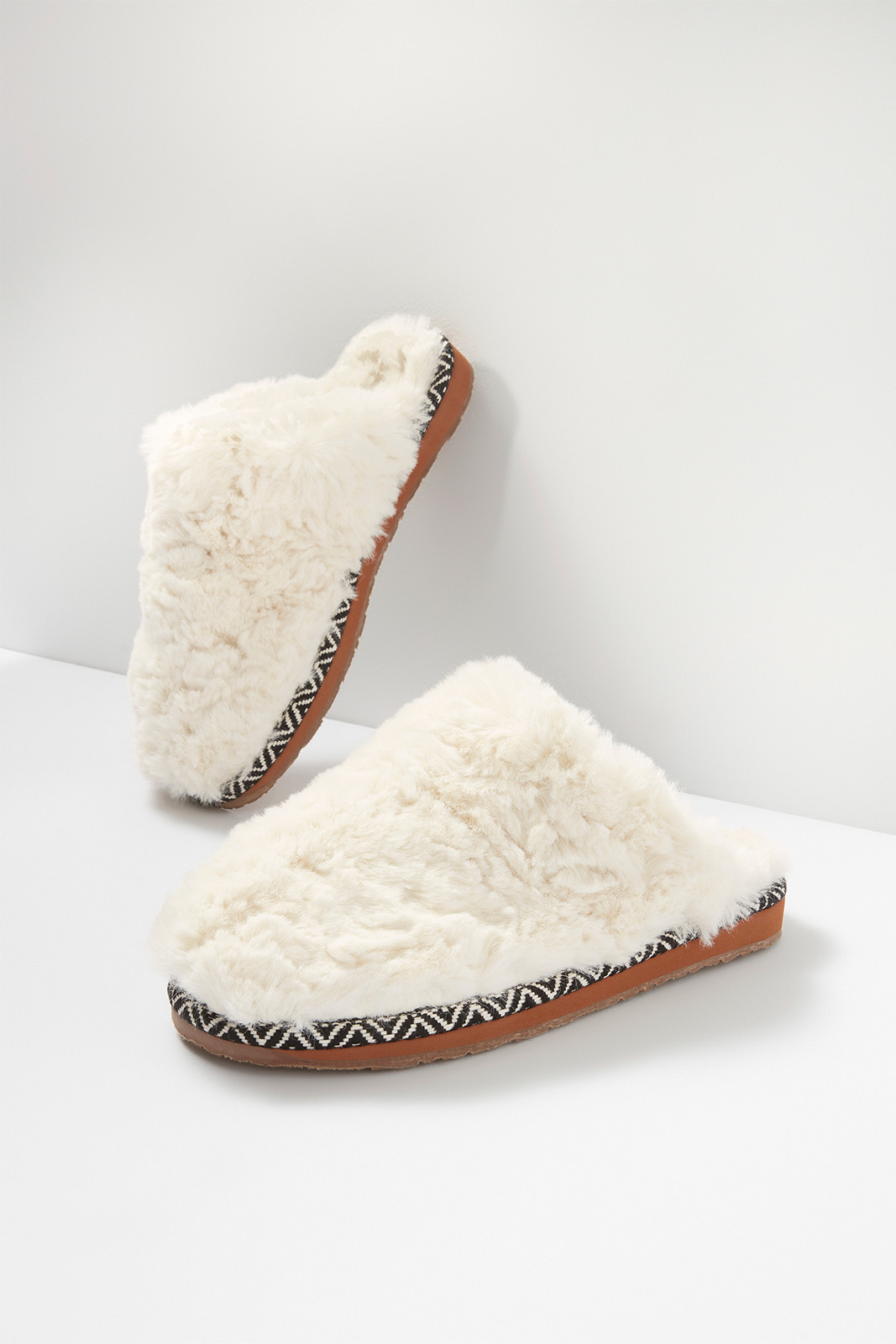 MINNETONKA Elyse Slipper | EVEREVE | Evereve
