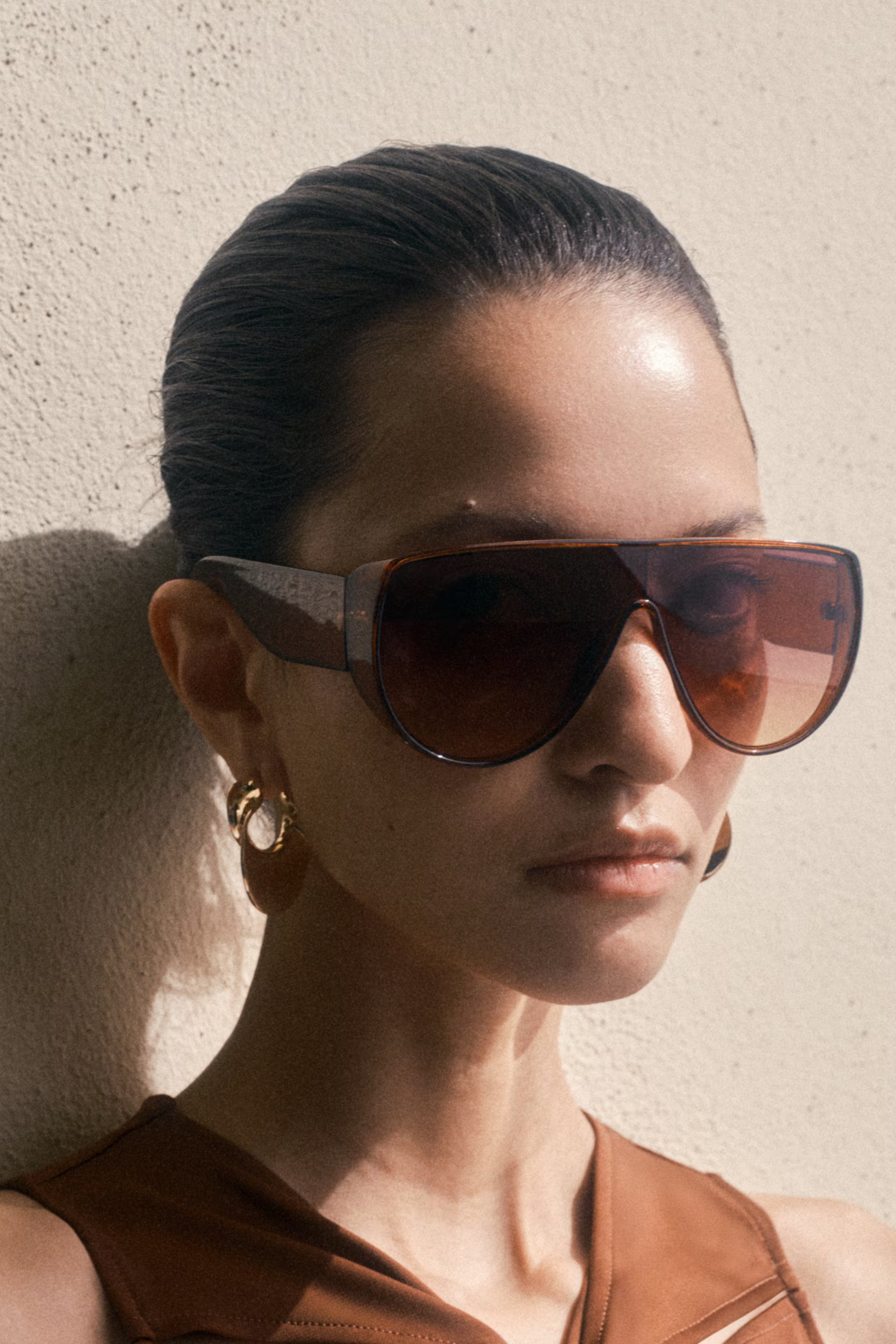 Sports sunglasses | H&M (UK, MY, IN, SG, PH, TW, HK)