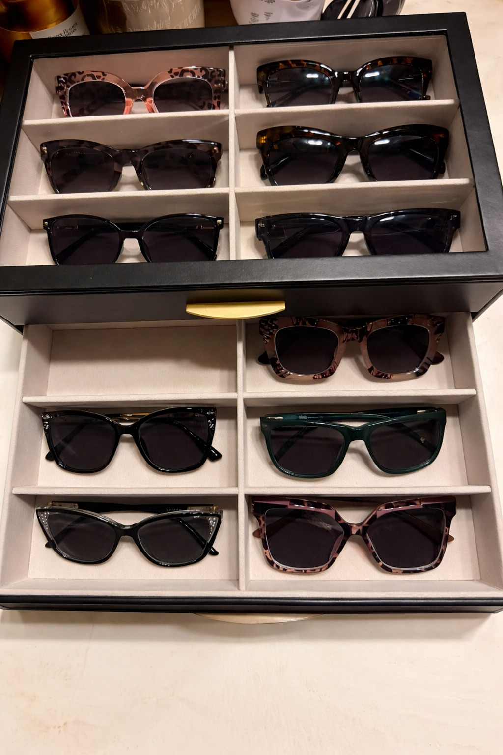 The BEST sunglasses organizer from Amazon!

amazon organization, amazon home organization, amazon finds, amazon must-haves, closet organization 

 #LTKHome