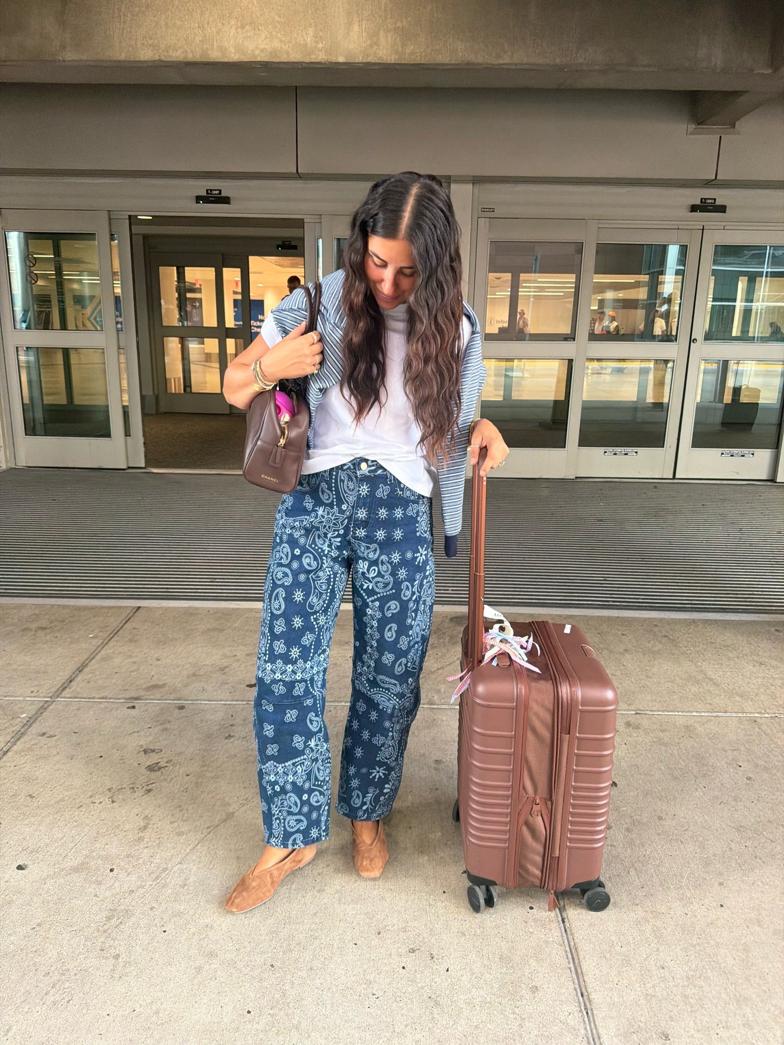 Top: medium 
Sweatshirt: large
Pants: medium

Dressupbuttercup.com #dressupbuttercup #dederaad

#LTKootd #LTKmomlife #LTKSeasonal
