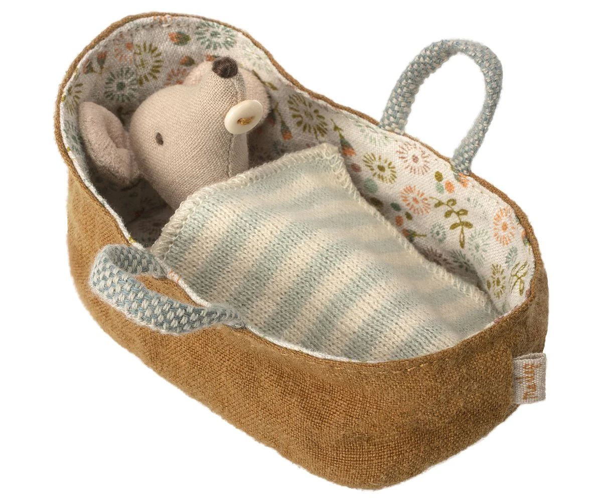 Baby Mouse in Carrycot | Rose & Rex 