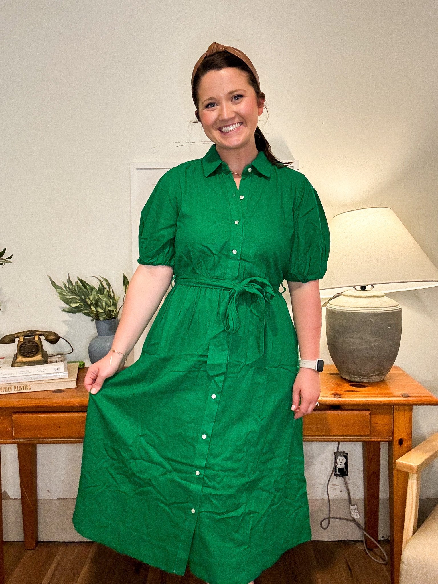 Linen midi dress. Teacher outfits. Work wear. Work dress. Work outfit 