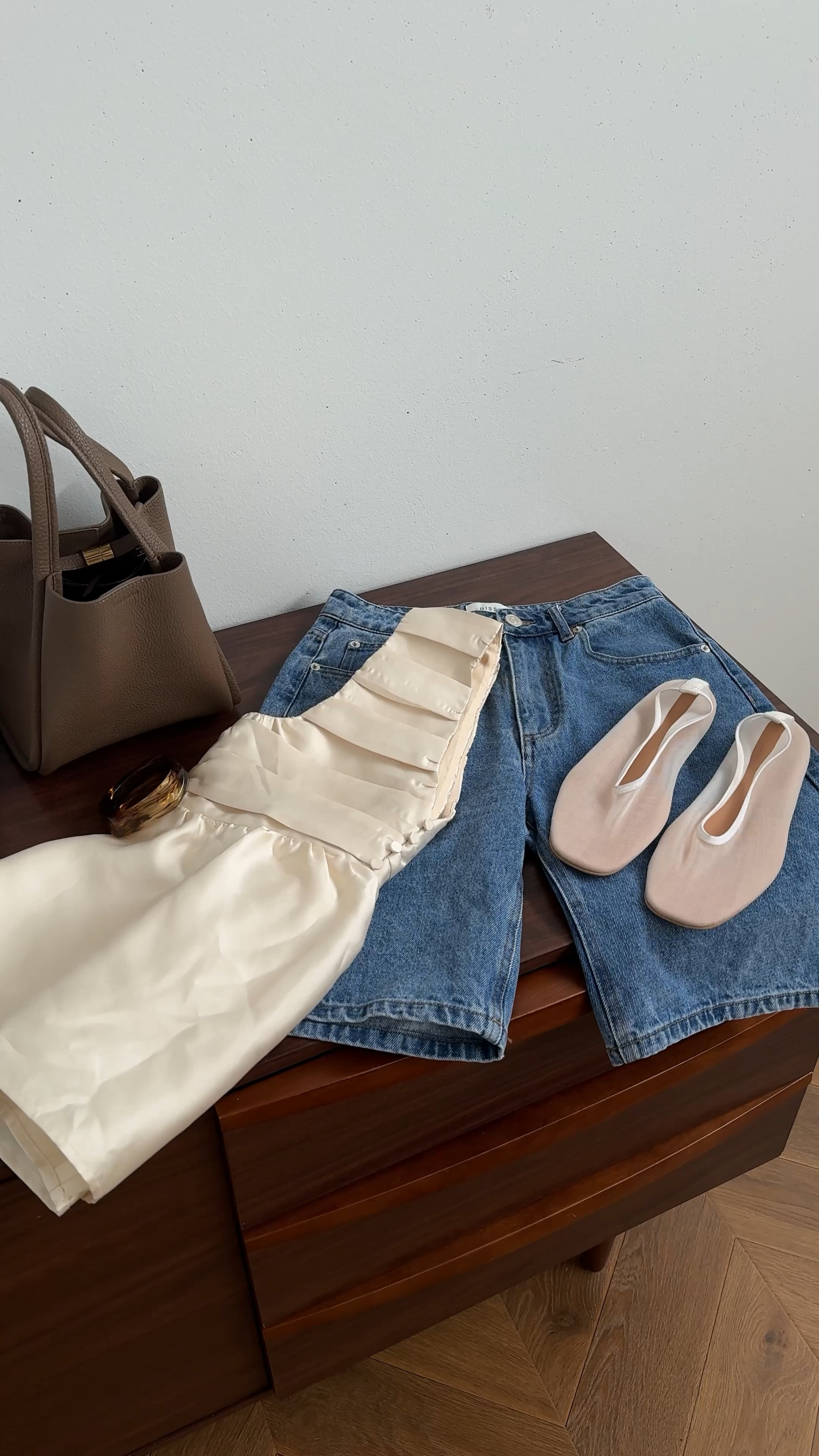Day 2/10 — showing you how I style my wardrobe to create summer outfits 🫶🏼 wearing a size 6/XS in the Bermuda shorts & size 8 in the top; the #Arket ballerinas are true to size; bag is from Songmont 👋🏼 (I’m 170cm) #denimlook #bermudashorts  

#LTKstyletip #LTKaustralia #LTKsummer