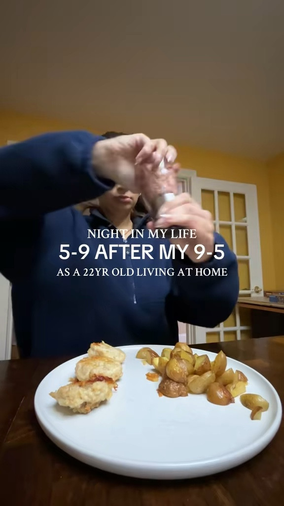 My nighttime routine after working my 9-5 #pilatesoutfit #workoutroutine

#LTKFitness #LTKSeasonal #LTKActive