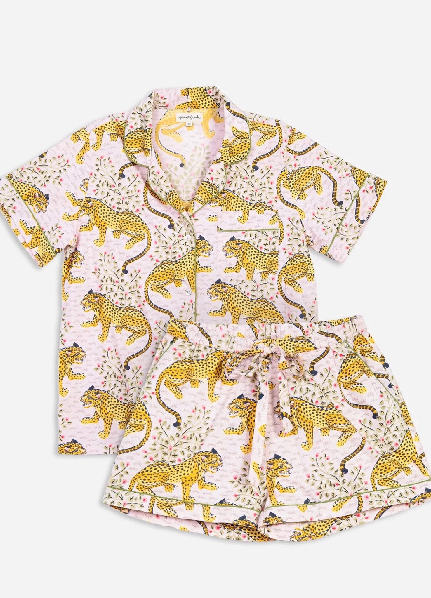 I consider this a toned down valentines pajama for Mom, I really am head over heels for the print.  They have tons of different styles as well as matching slippers too! 

#ValentinesPajamas #ValentinesGifts #ValentinesGiftsForHer #GiftsForMom #ThePerfectPajamas

#LTKGiftGuide #LTKSeasonal #LTKstyletip