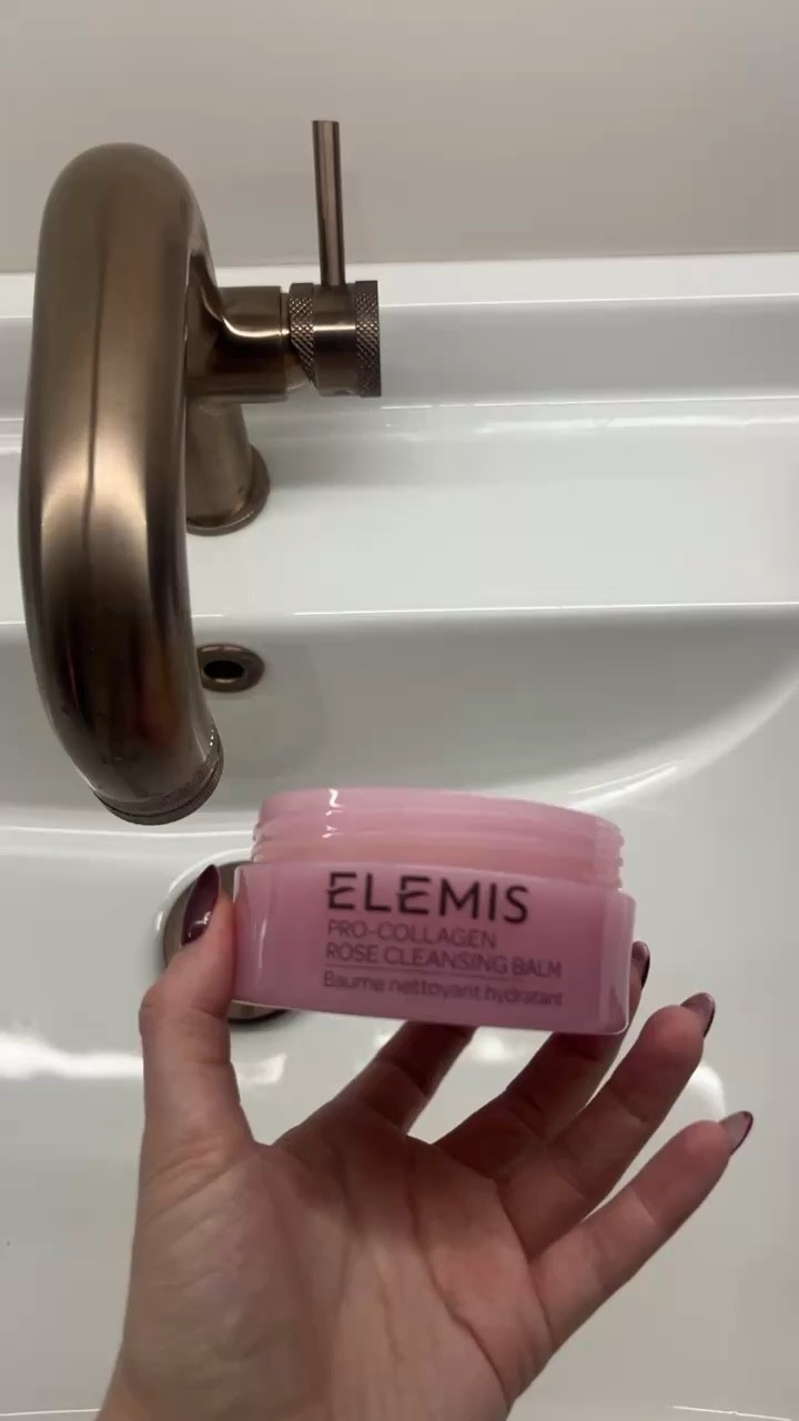 The BEST there is! Melts your make up off & hydrates without oily vibes!
