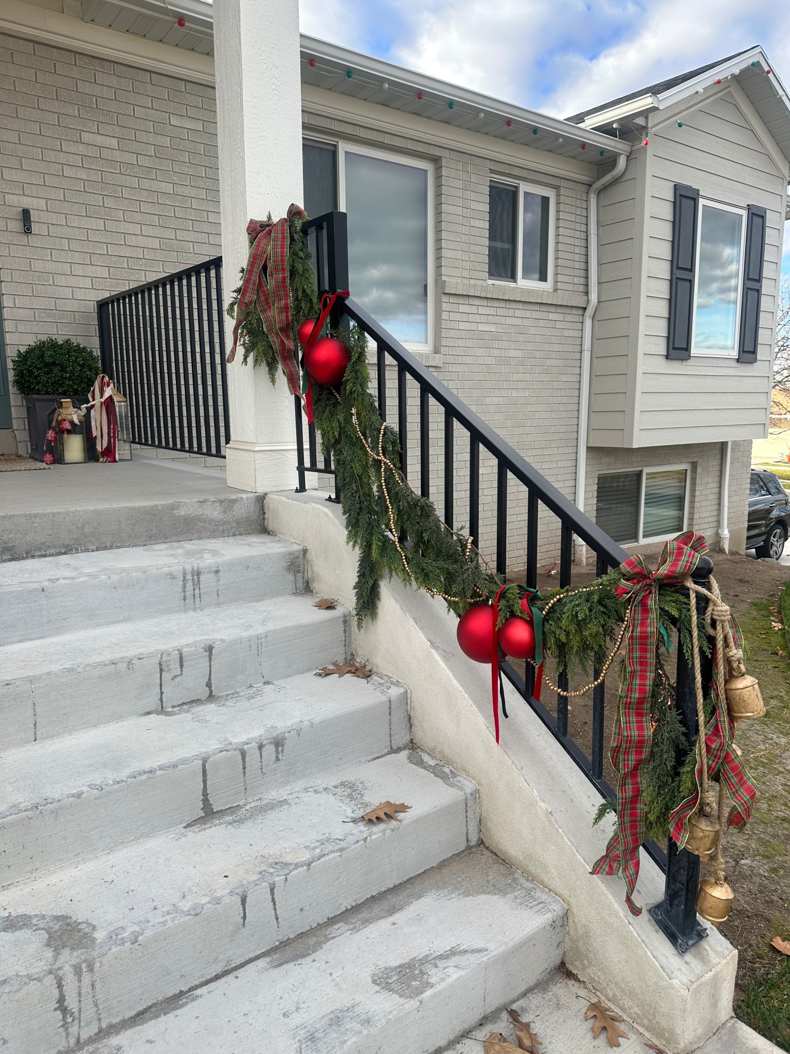 The perfect winter garland  

#LTKHoliday #LTKSeasonal #LTKGiftGuide