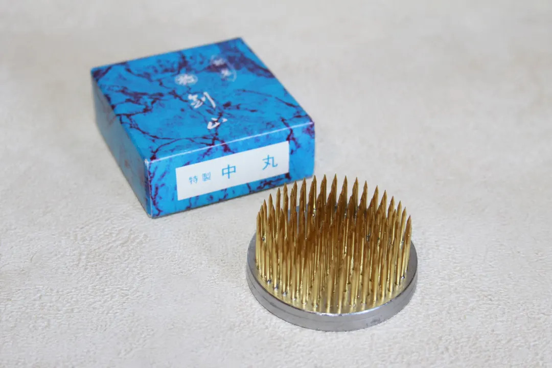 Metal Pin Flower Frog - Japanese Ikebana Kenzan Flower Arranger - 2 Inch Round - Etsy | Etsy (US)