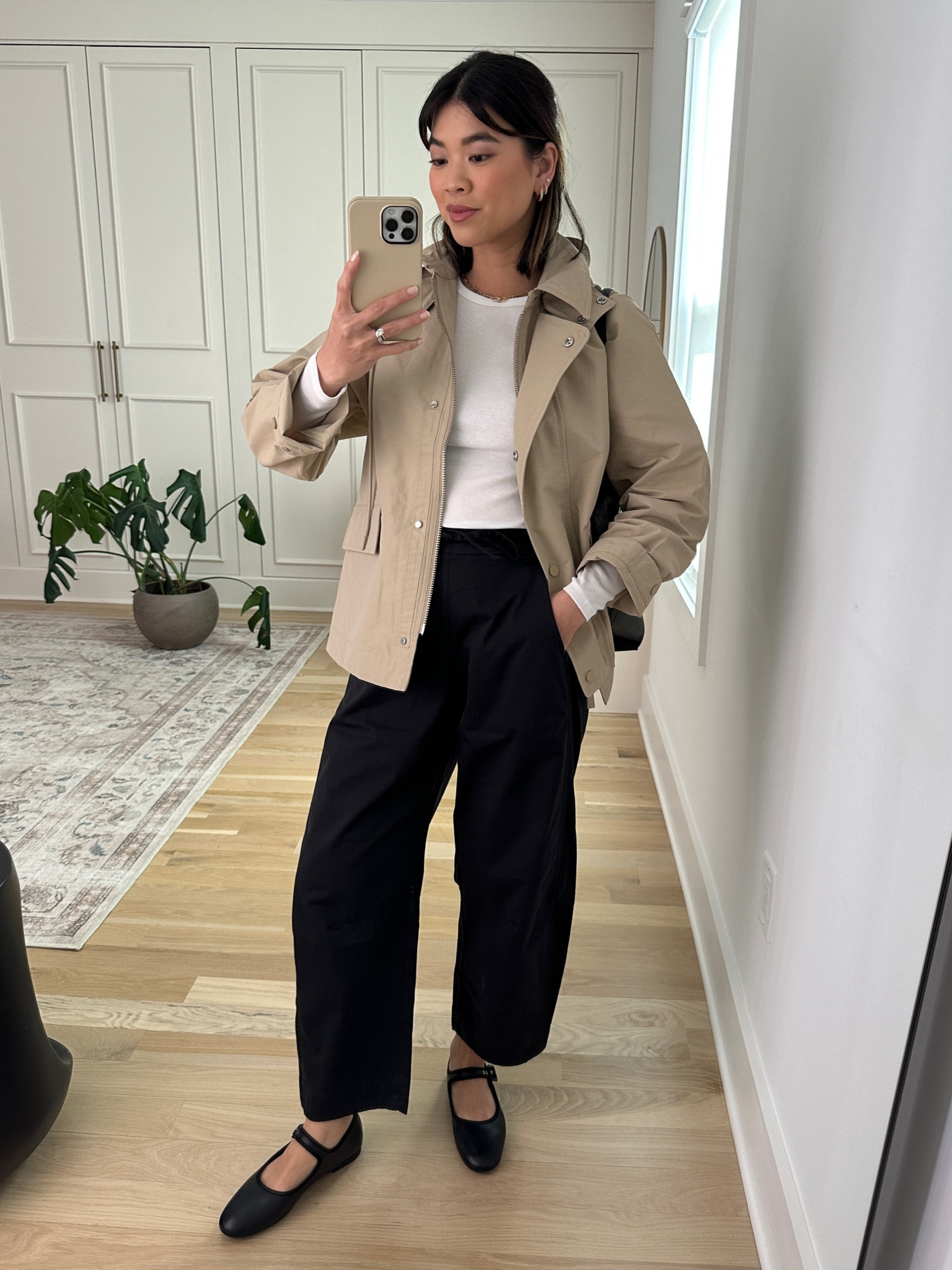 #ad Looking for the perfect spring layer to add to your wardrobe?? This @everlane Short Anorak jacket is the perfect stylish & functional piece for any upcoming trips! Paired with the Easy Barrel Pant for a casual, day in the city, look. #everlane @shop.ltk #liketkit

#LTKSpringSale #LTKShoeCrush #LTKSeasonal