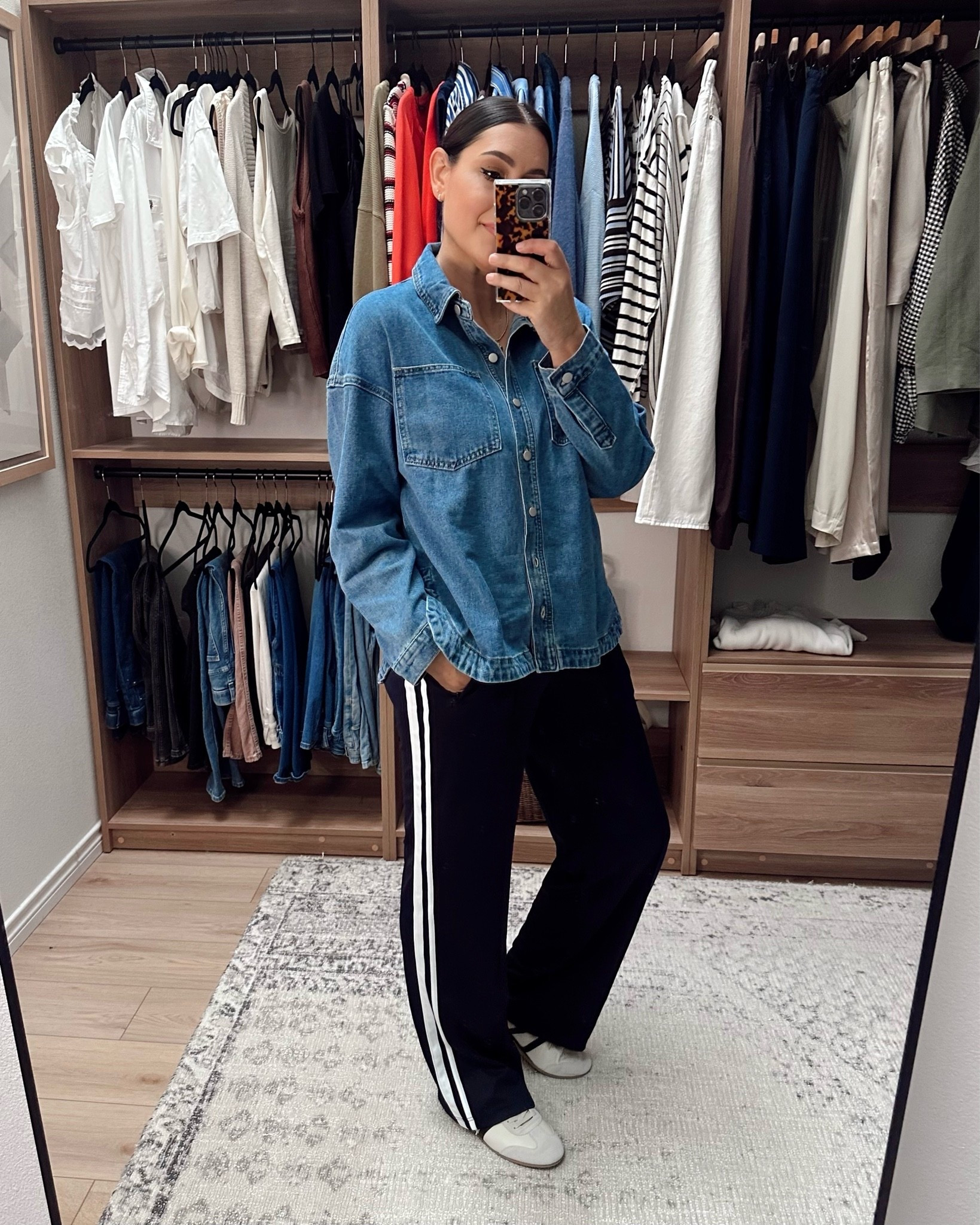 Saturday’s outfit ✌️I’m in the large of both the chambray and the pants! Both fit true to size.