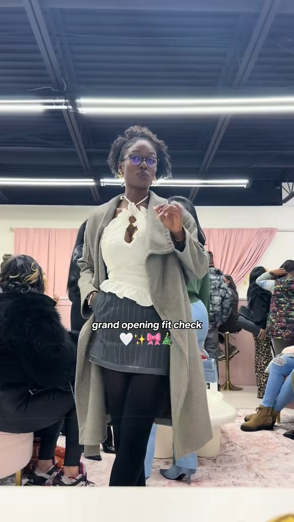 holiday themed evening outfit 🎀

#LTKHoliday #LTKStyleTip #LTKFindsUnder100