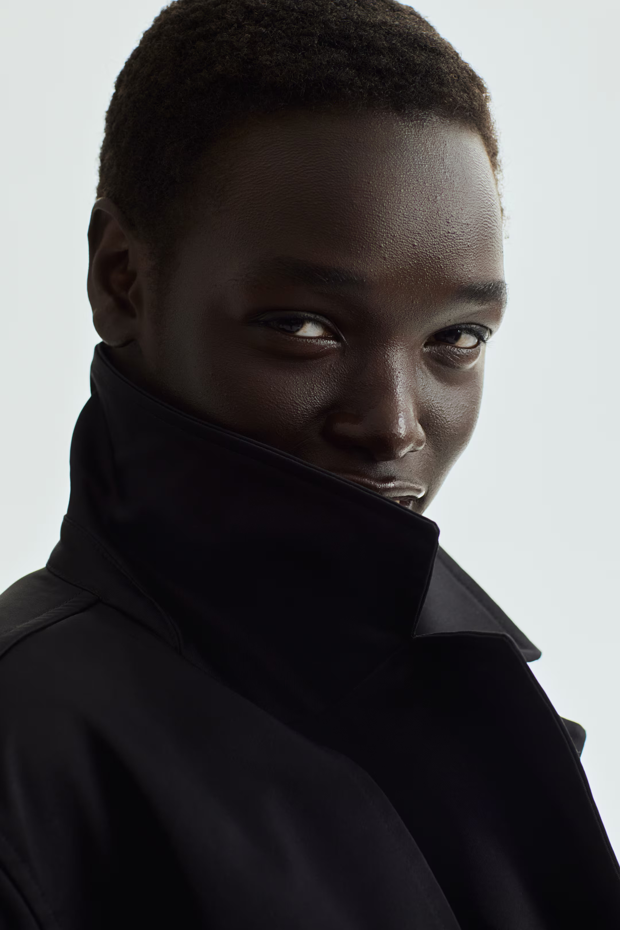 Short twill trench coat - Black - Ladies | H&M GB | H&M (UK, MY, IN, SG, PH, TW, HK)