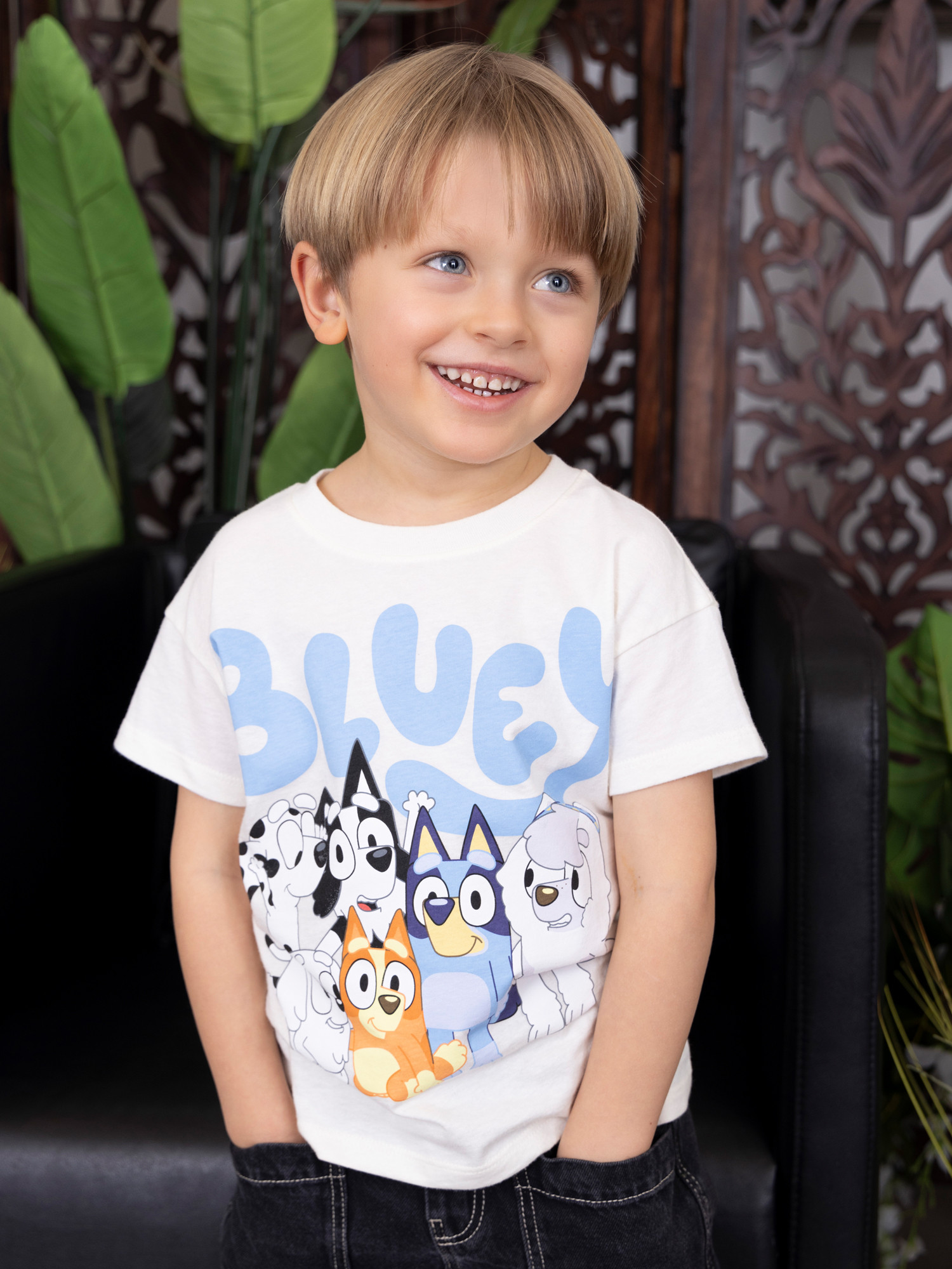 Bluey Toddler Boys or Girls Short Sleeve Crewneck T-Shirt, Sizes 12M-5T | Walmart (US)