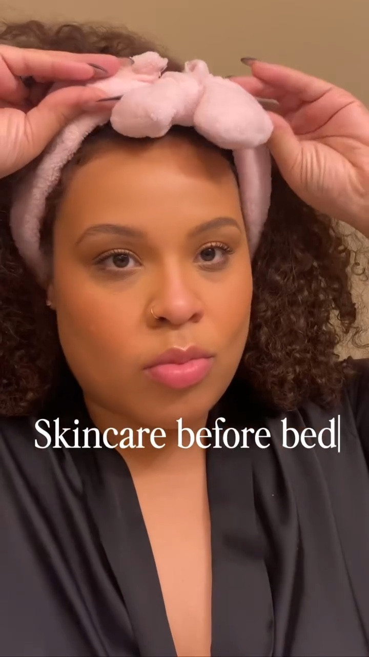 As much as I LOVE makeup….Leaving makeup on traps oil, sweat, and bacteria, which leads to clogged pores, breakouts, irritation, and dull skin.

Taking a moment to cleanse at night helps your skin renew itself and stay clear.

My nighttime skincare routine as a dry skin girlie consists of: 

@adivanaturals Turmeric Soap 
@larocheposayusa Gentle Foaming Moisturizing Wash 
@theordinary Hyaluronic Acid
@larocheposayusa  Triple Repair Moisturizing Cream
@theordinary Organic Cold-Pressed Rose Hip Seed Oil 
@kiehls Avocado Eye Cream 
@laneige_us Lip Sleeping Mask 

Makeup Removal: 
@onesize Go Off Makeup Dissolving Mist
@neutrogena Makeup Wipe 

#skincare #dryskincare #makeupremoval #skincareroutine #dryskinrelief