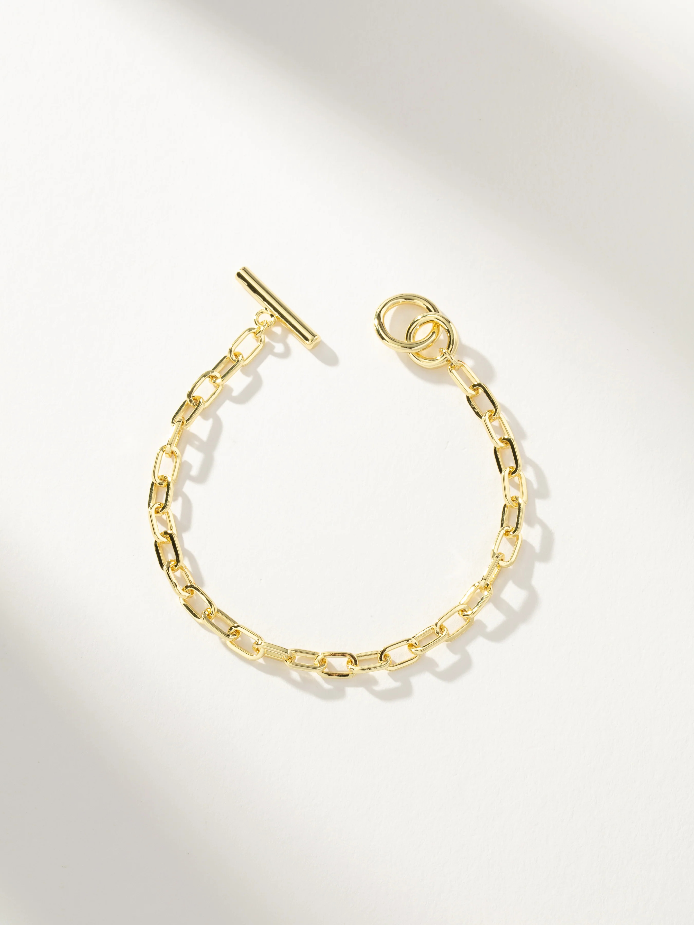 Simple Everyday Toggle and Chain Bracelet in Gold | Uncommon James | Uncommon James