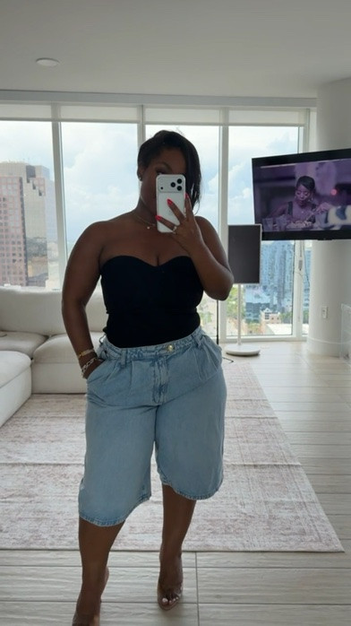 These jorts from the Walmart x Devil Wears Prada collab were at the top of my wishlist! Love that they’re so curvy girl friendly 🙌🏾

I’m also very impressed with the fabric on this top! Will be purchasing more colors 🤏🏾 

Top: L
Shorts: Size 14

Linking other items I got from the collab below!

#LTKMidsize #LTKSeasonal