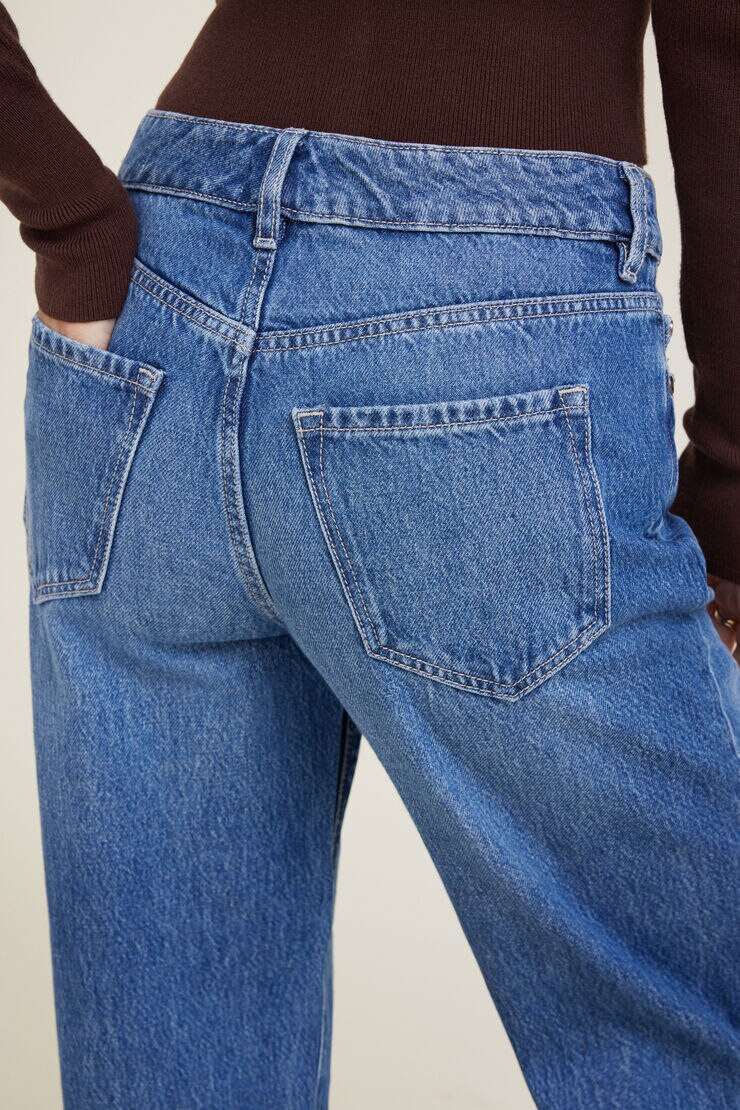 Mika Mid Rise Relaxed Straight Leg Jeans | Dynamite Clothing