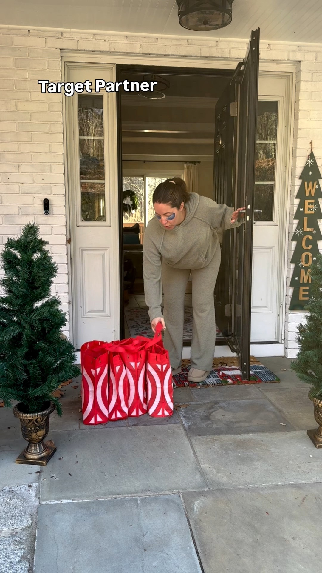 #TargetPartner @target saves the day again!! I placed a same day delivery order because I needed to grab a few last minute gifts & I knew they had the best options!! It’s so convenient being able to choose same day delivery or same day pickup! #targetbabyambassador #ad 