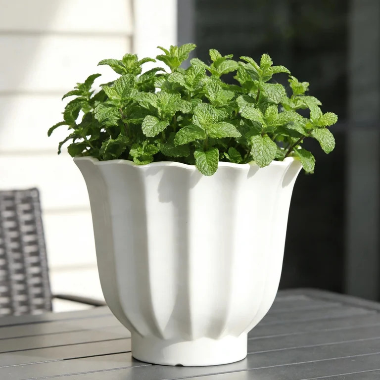 Mainstays Lillian 8" x 8" x 7" Round Vanilla Dream 100% Recycled Resin Planter | Walmart (US)