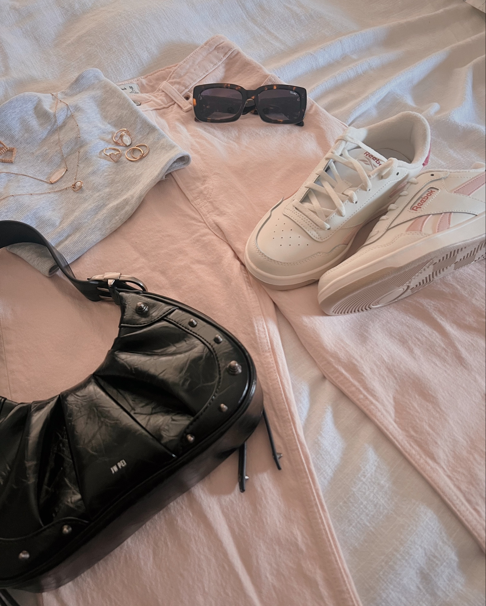 Casual fit 🤍 outfit of the day | ootd 
Purse - linked in Amazon store front 
Top -  Zara 

#LTKfindsunder50 #LTKstyletip #LTKfindsunder100