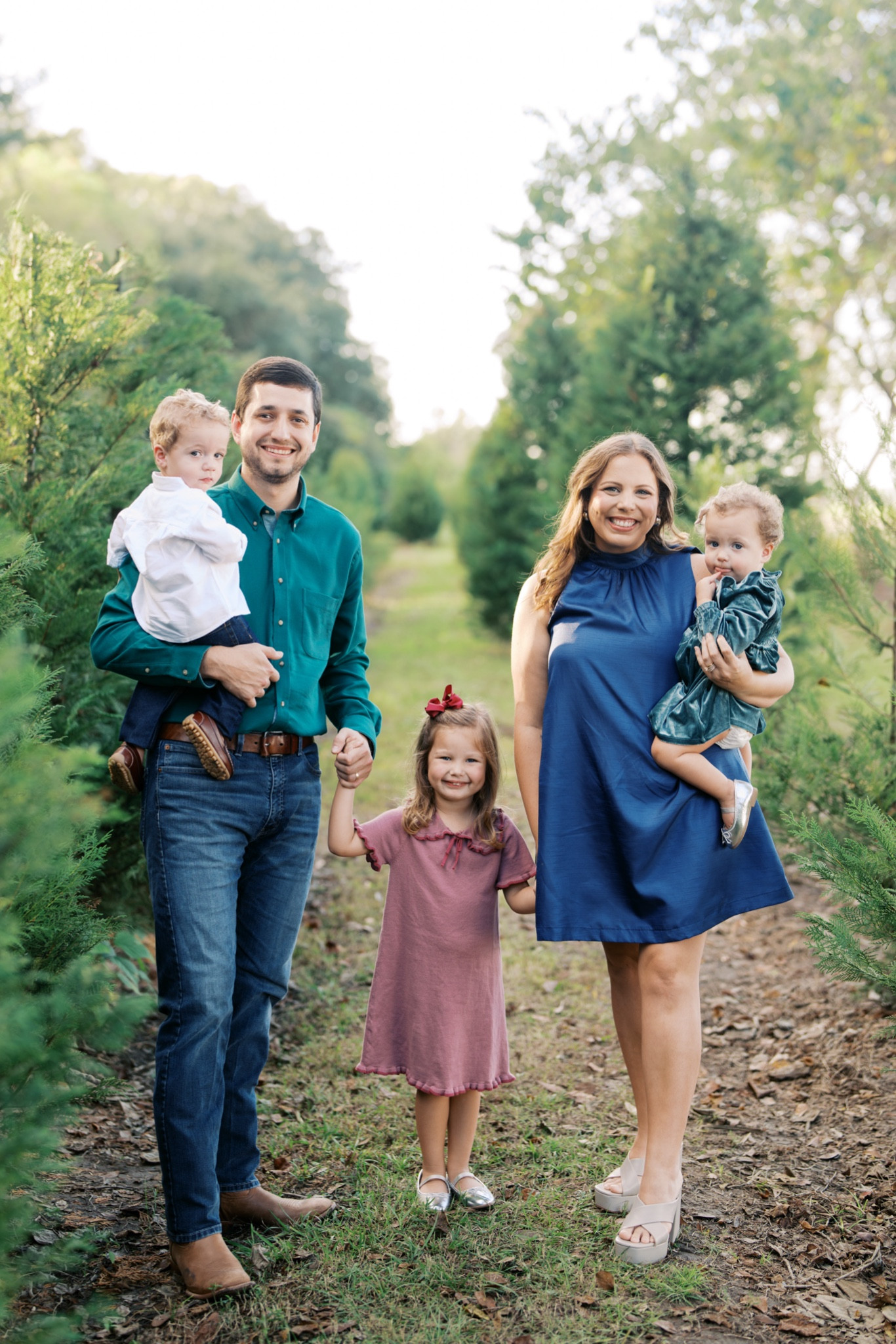 Family Christmas photo outfits! 

#LTKHoliday #LTKMidsize #LTKFamily
