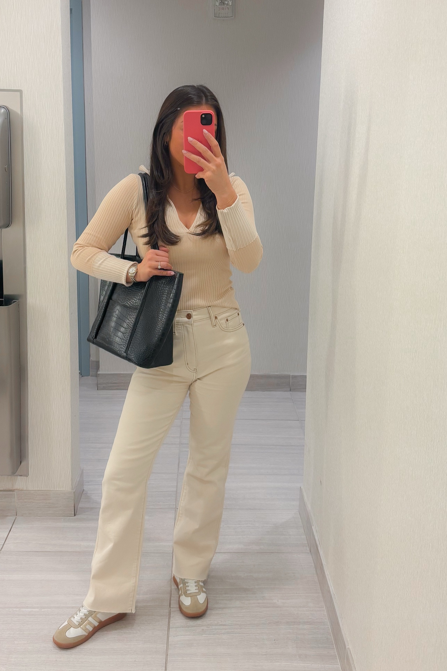 Another DAZE denim find!!! These jeans are the best of the best. Linked my outfit & similars!! 🤍

Use my Fashion Pass code for $70 off!!!: ASHLEY99992Q

Sizes: XS top, size 26 jeans