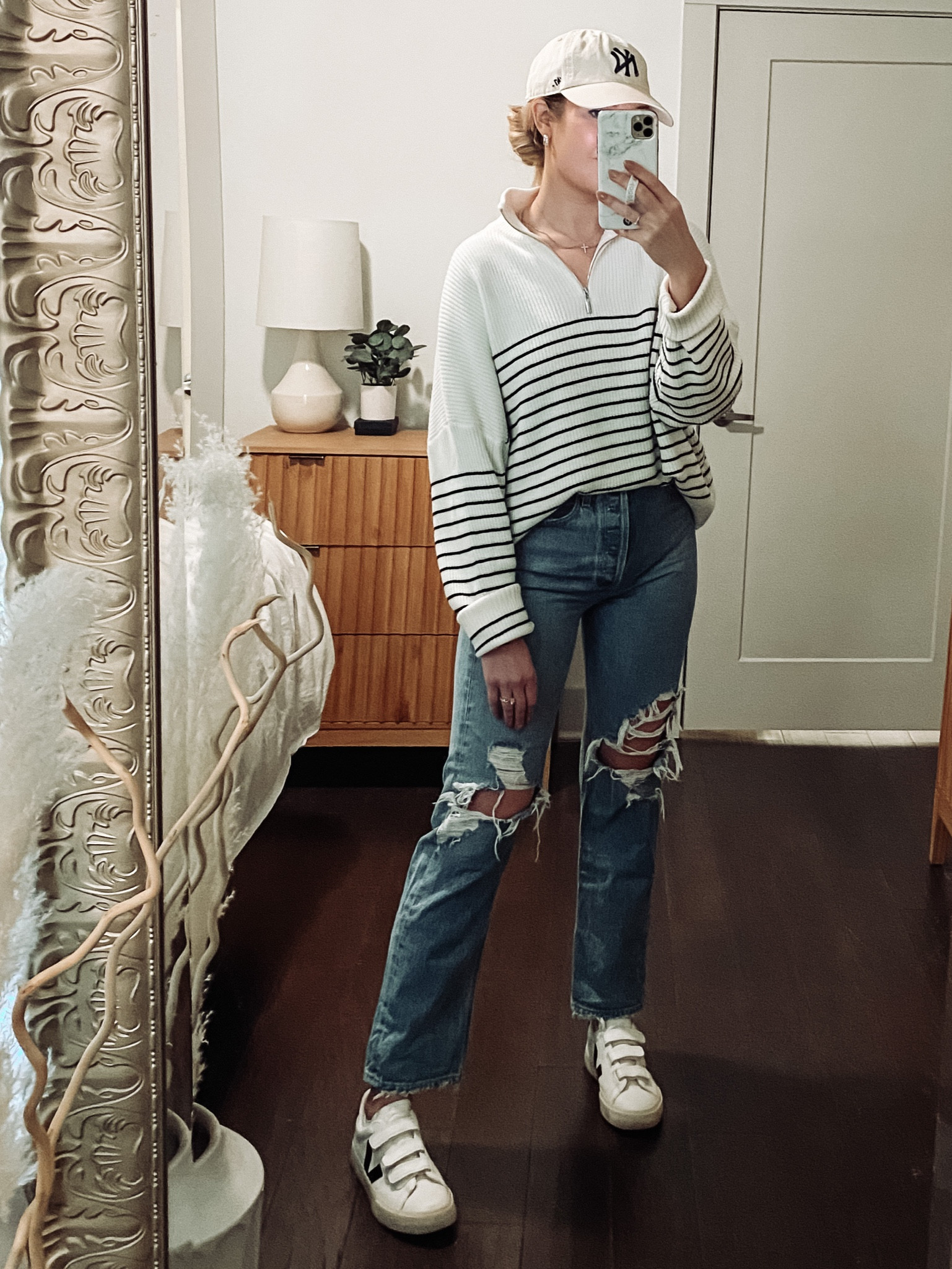 Capsule wardrobe, ootd, minimalist wardrobe, striped sweater, casual chic, mariesuzanneblogs 

Sweater - TTS
Demin - I sized down 2 sizes 
Sneakers - TTS

#LTKstyletip