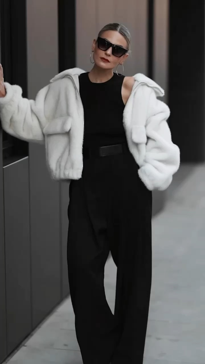 A look for the transitional season. This jacket is gorgeous for autumn/winter!