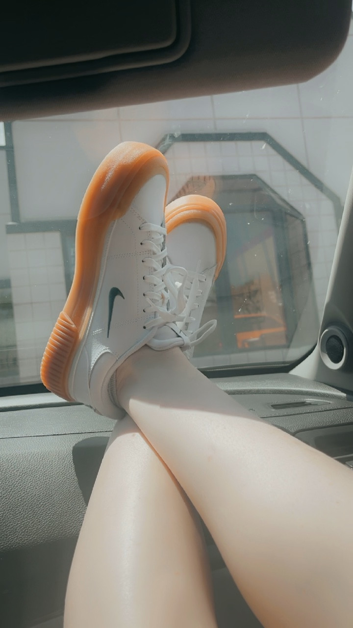 New sneeks 

#sneakerhead #LTKMOM

#LTKU #LTKsalealert
