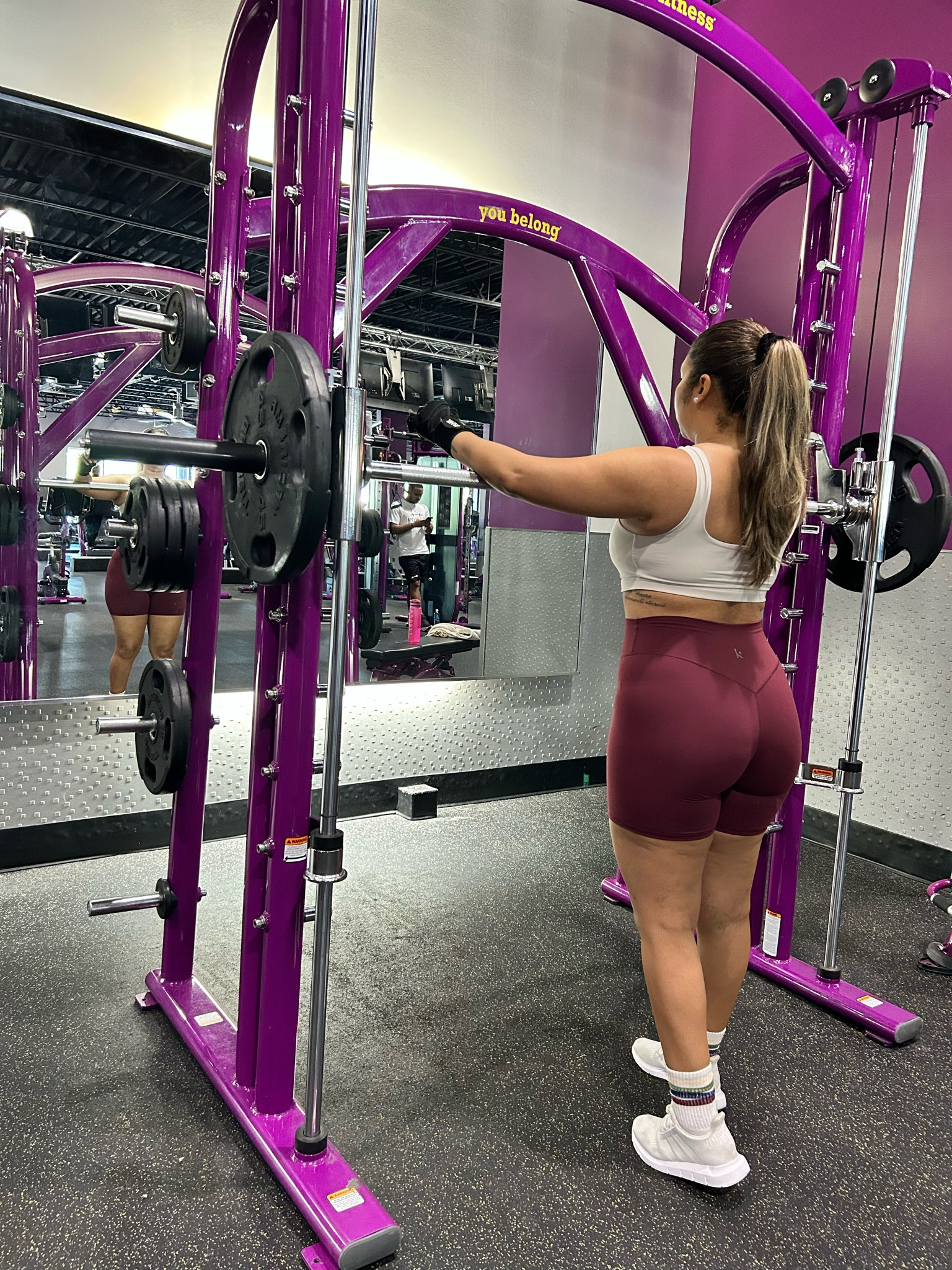 Shorts High Waisted, 6" Inseam, No Front Seam, Thigh Friendly, V Booty Seam. 
Wearing size Medium .

#LTKFindsUnder50 #LTKShoeCrush #LTKFitness