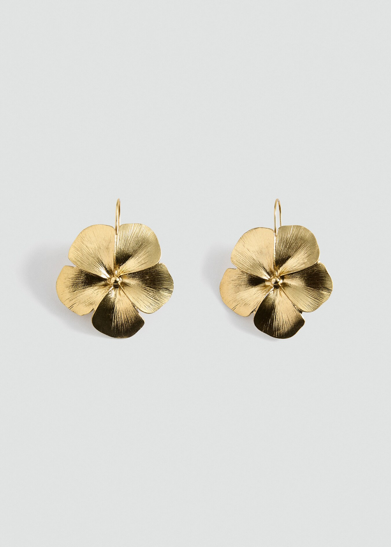 Flower-design earrings - Women | MANGO United Kingdom | MANGO (UK)