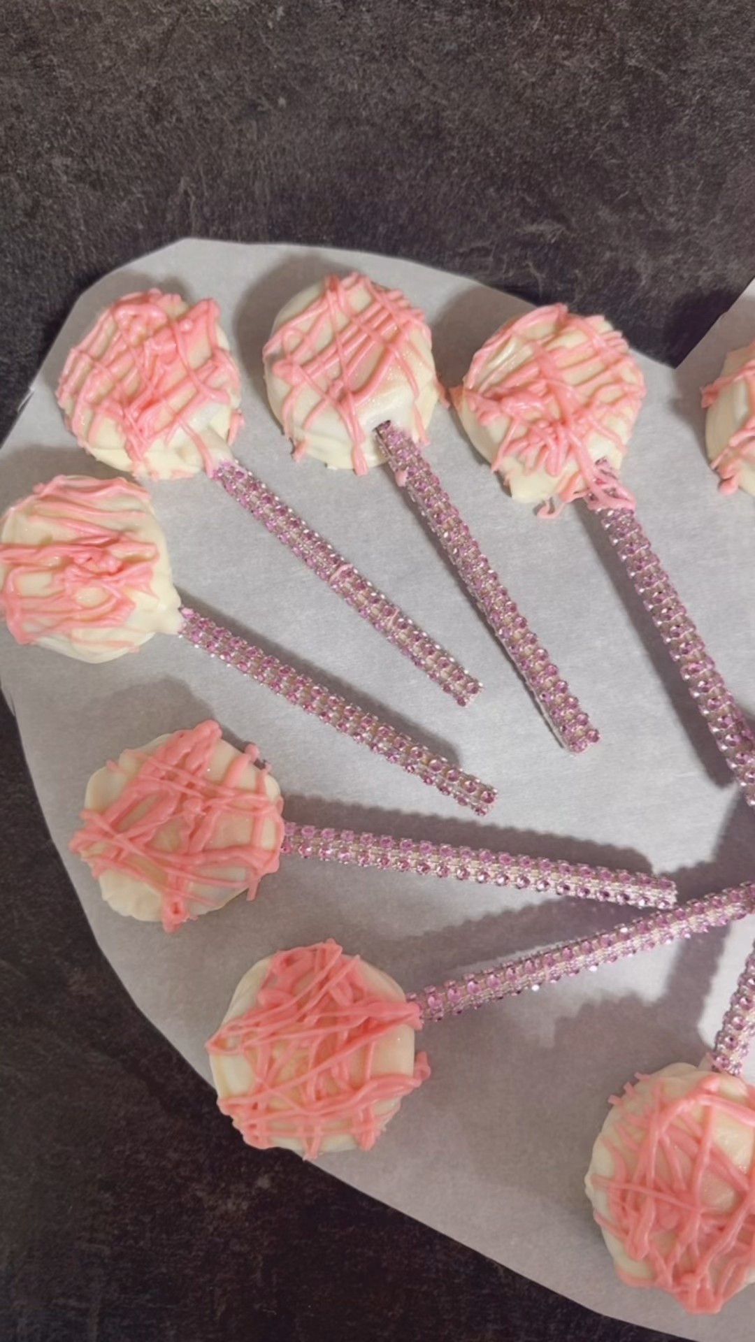 Oreo Pops ✨✨

#LTKfoodie #LTKHoliday #LTKFindsUnder50