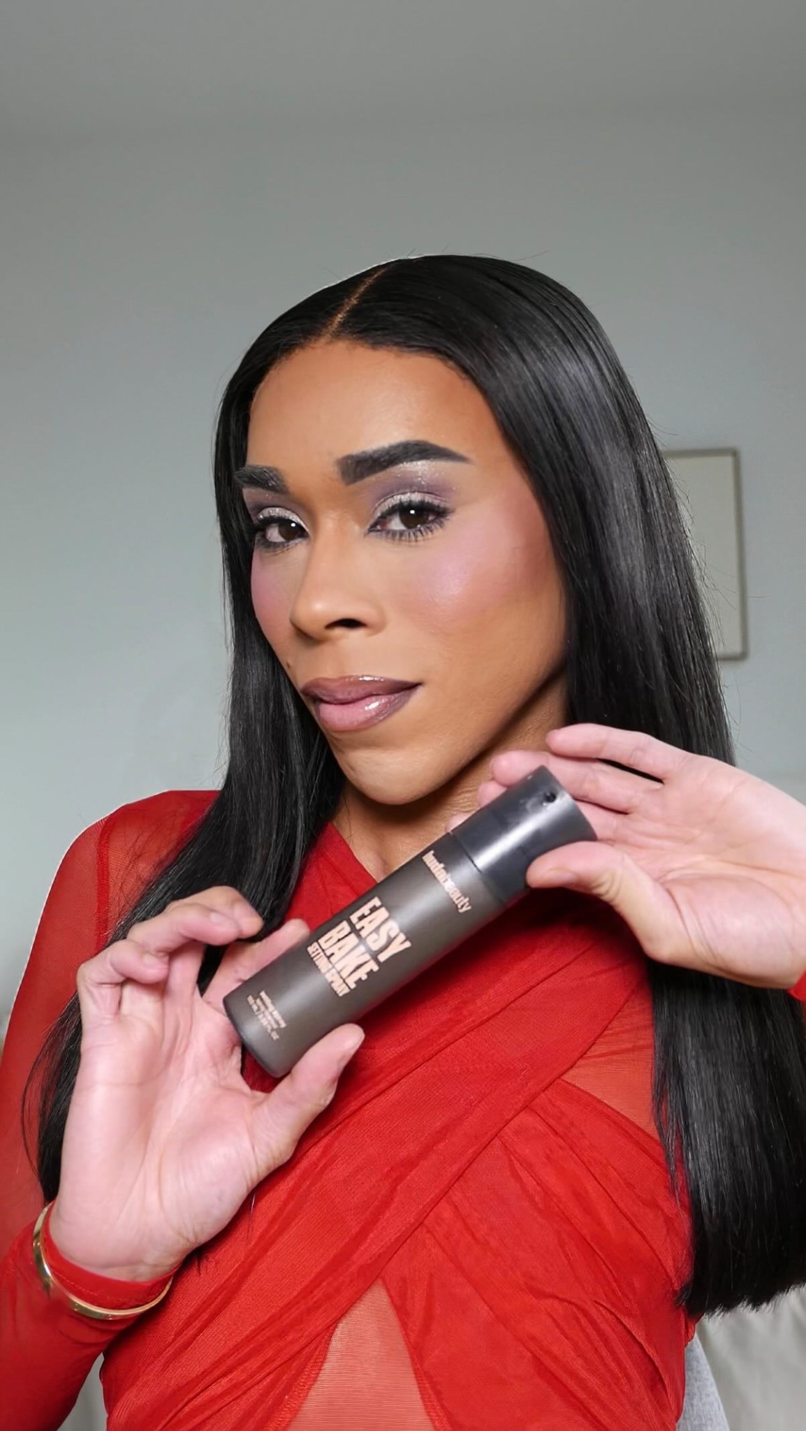 She’s cute, she’s blurringg, and she holds it down. GRWM with @hudabeauty Easy Bake Setting Spray 💕💕💕 Have yall tried this yet? 

Products: 
Easy Bake Setting Spray 
Easy Blur Primer 
Easy Blur foundation 
#fauxfilter Under Eye Color Corrector (Peach)
#fauxfilter Luminous Matte Concealer (3.5N)
Icy Nude Blush Filter (Latte)
Blush Filter liquid blush (Intense Guava)
Easy Bake Setting Powder (Cherry Blossom Cake)
Icy Nude Faux Filler Lipgloss (She Flirty) 
Lip Contour Matte Lip Pencil (Warm Brown & Rich Brown)

#huda #hudabeauty #easybakesettingspray #easybake #hudabeauties #grwm #grwmmakeup #glamglam #glam #makeup #thebrandonligons #lipcuffing