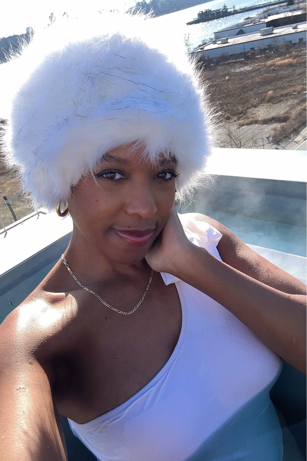 Under $20 Cozy faux fur hat

#LTKFindsUnder50 #LTKStyleTip