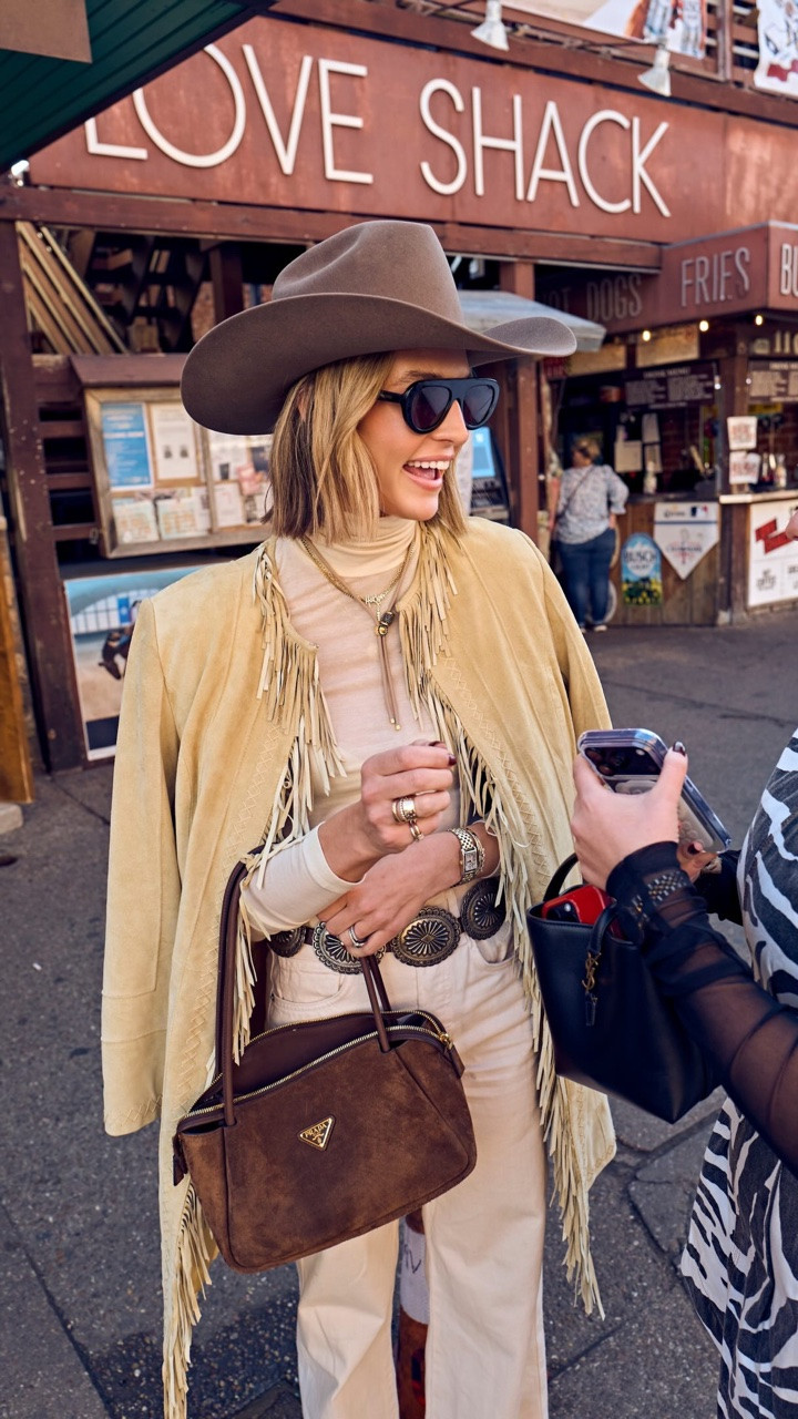 my favorite western finds are always the vintage ones no one else has 🤎 @Etsy

#LTKdayinmylife #LTKSeasonal #LTKootd