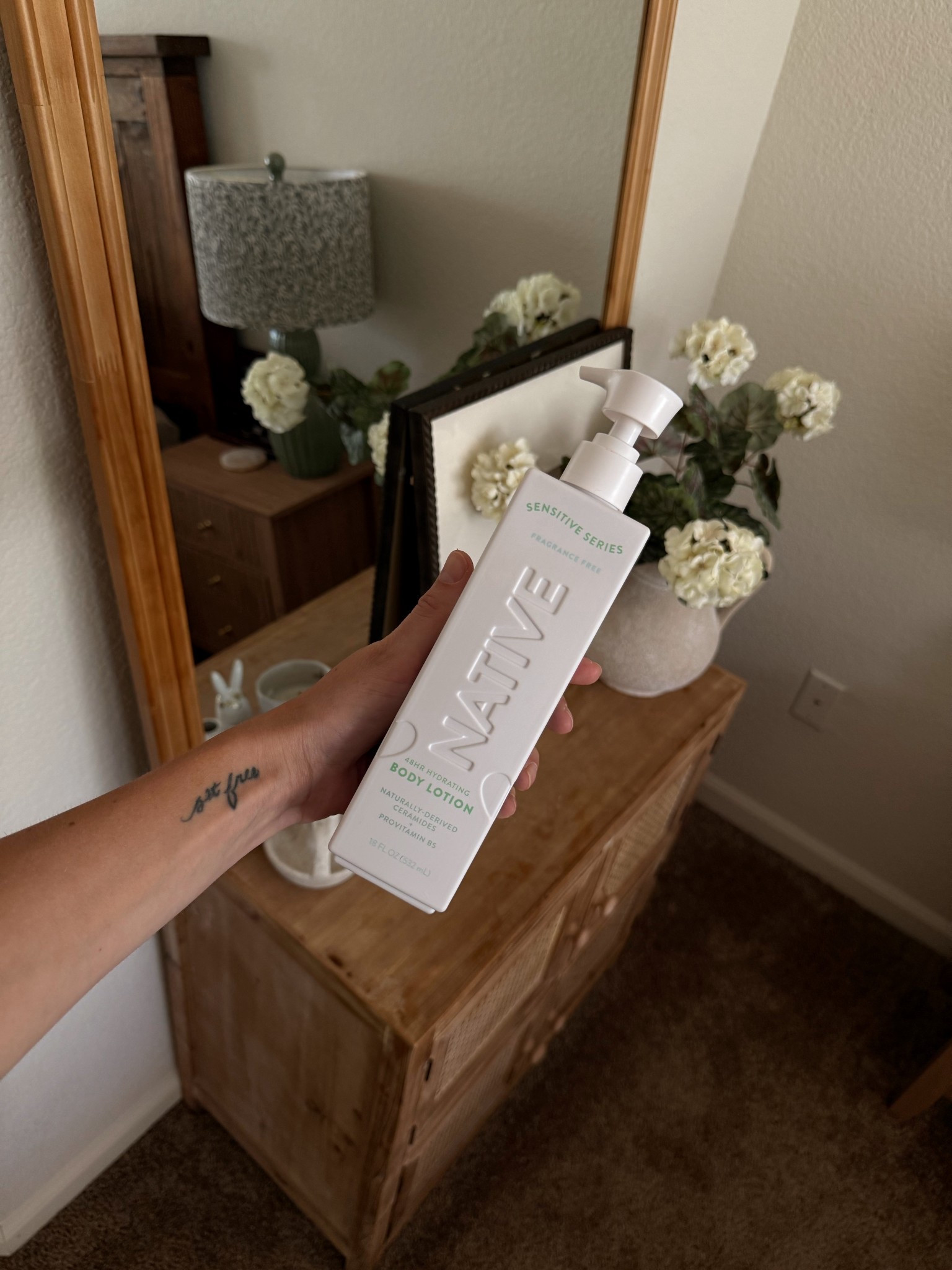 The way I’m obsessed with this unscented and CLEAN lotion 😍