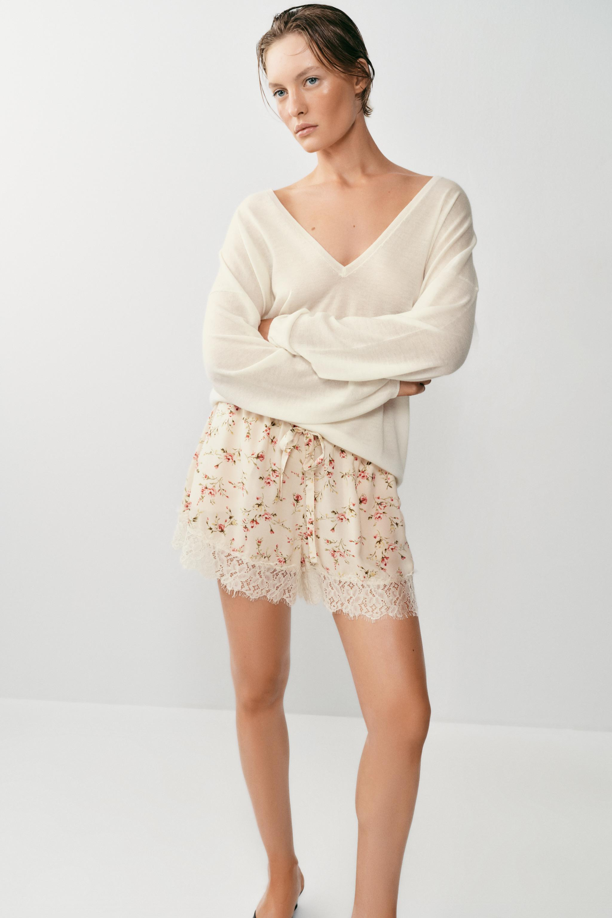 LACE FLORAL PRINT SHORTS | Zara US