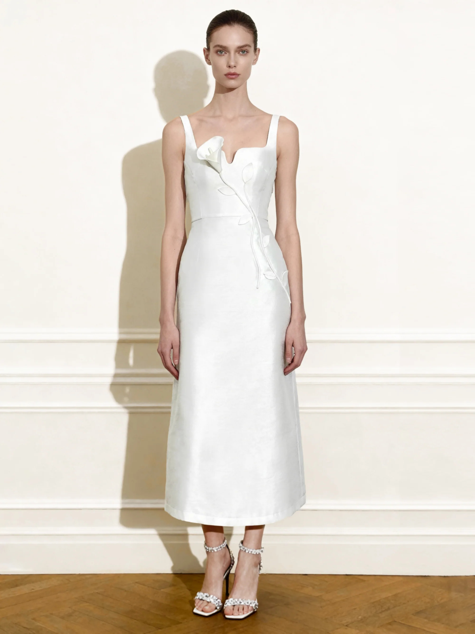 3D Vine-Appliqué Asymmetric Sweetheart Gown - White | JW PEI US
